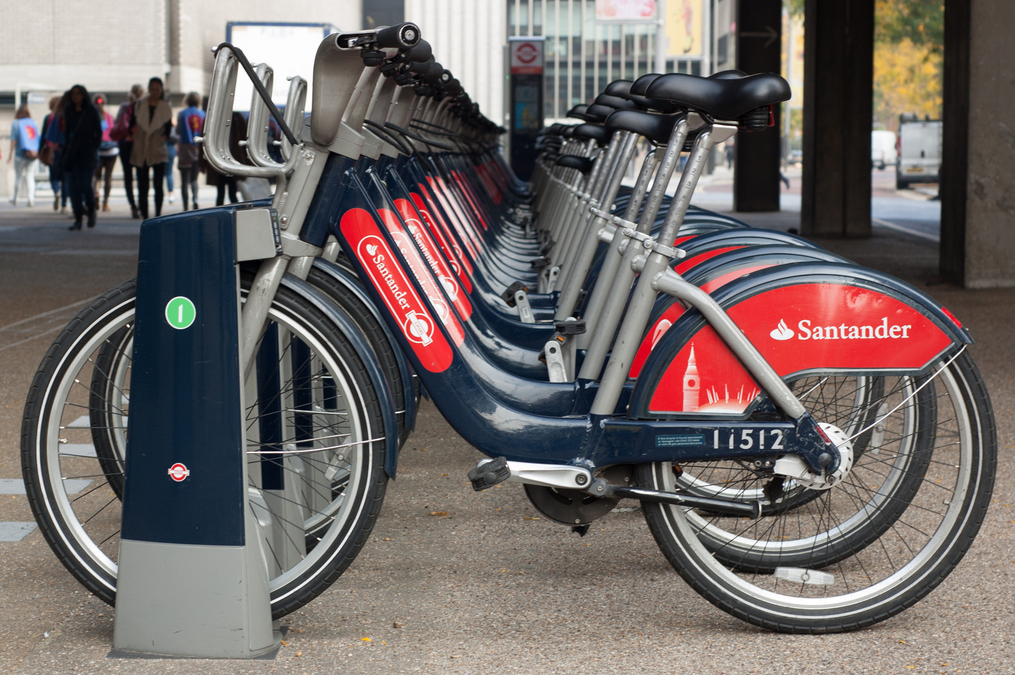 Nikon D40 + Nikon AF Nikkor 50mm F1.8D sample photo. London boris bikes photography