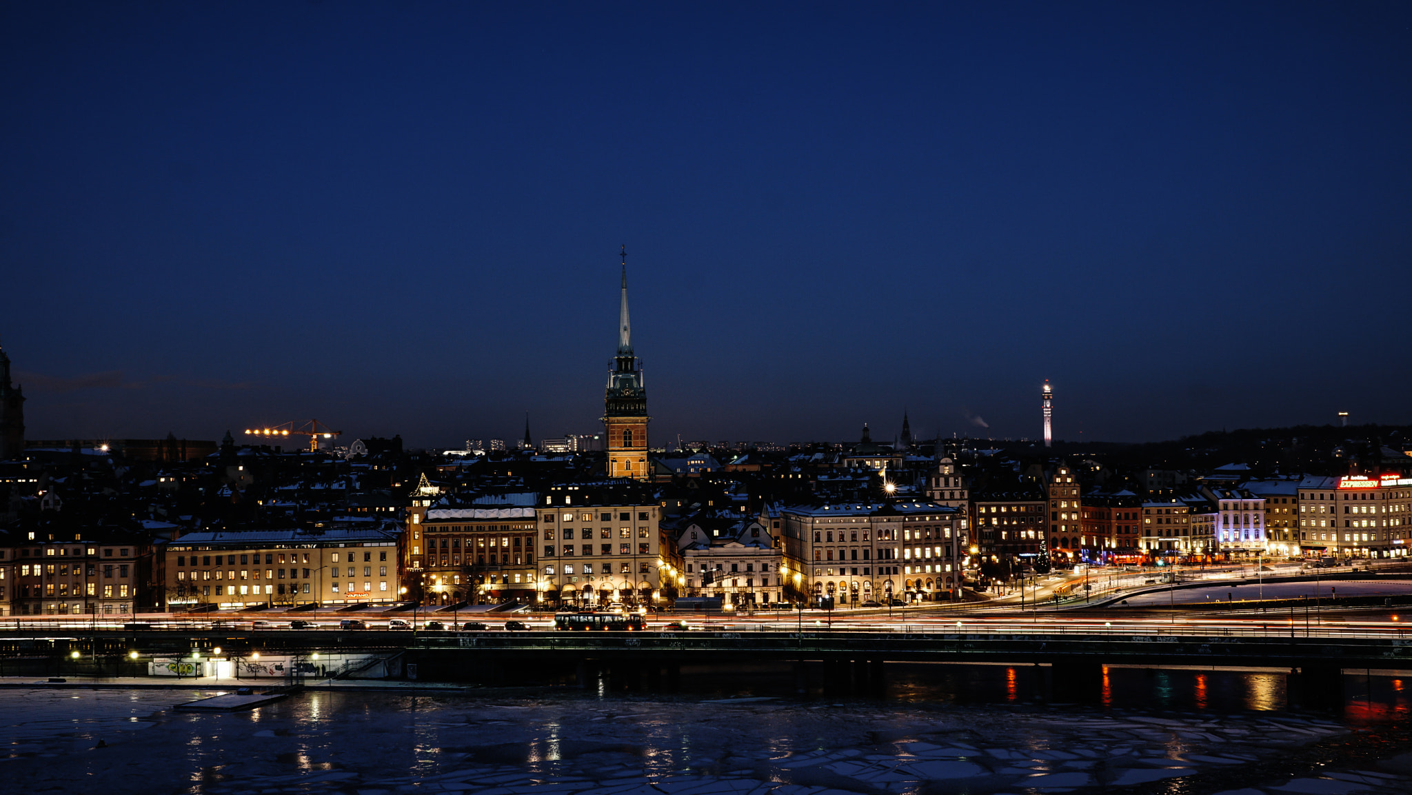 E 32mm F1.8 sample photo. Gamla stan city scape photography