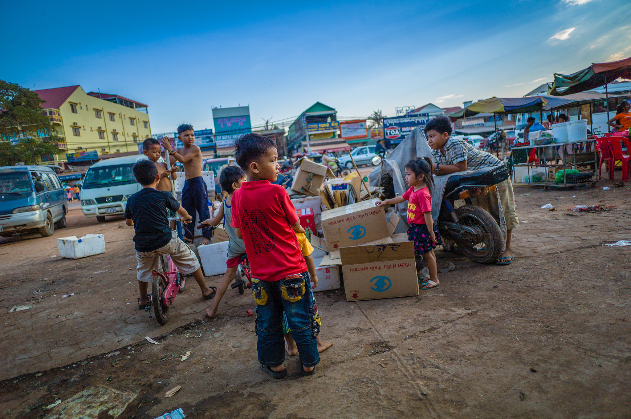 Leica M9 + Elmarit-M 21mm f/2.8 sample photo. The children of kampuchea photography