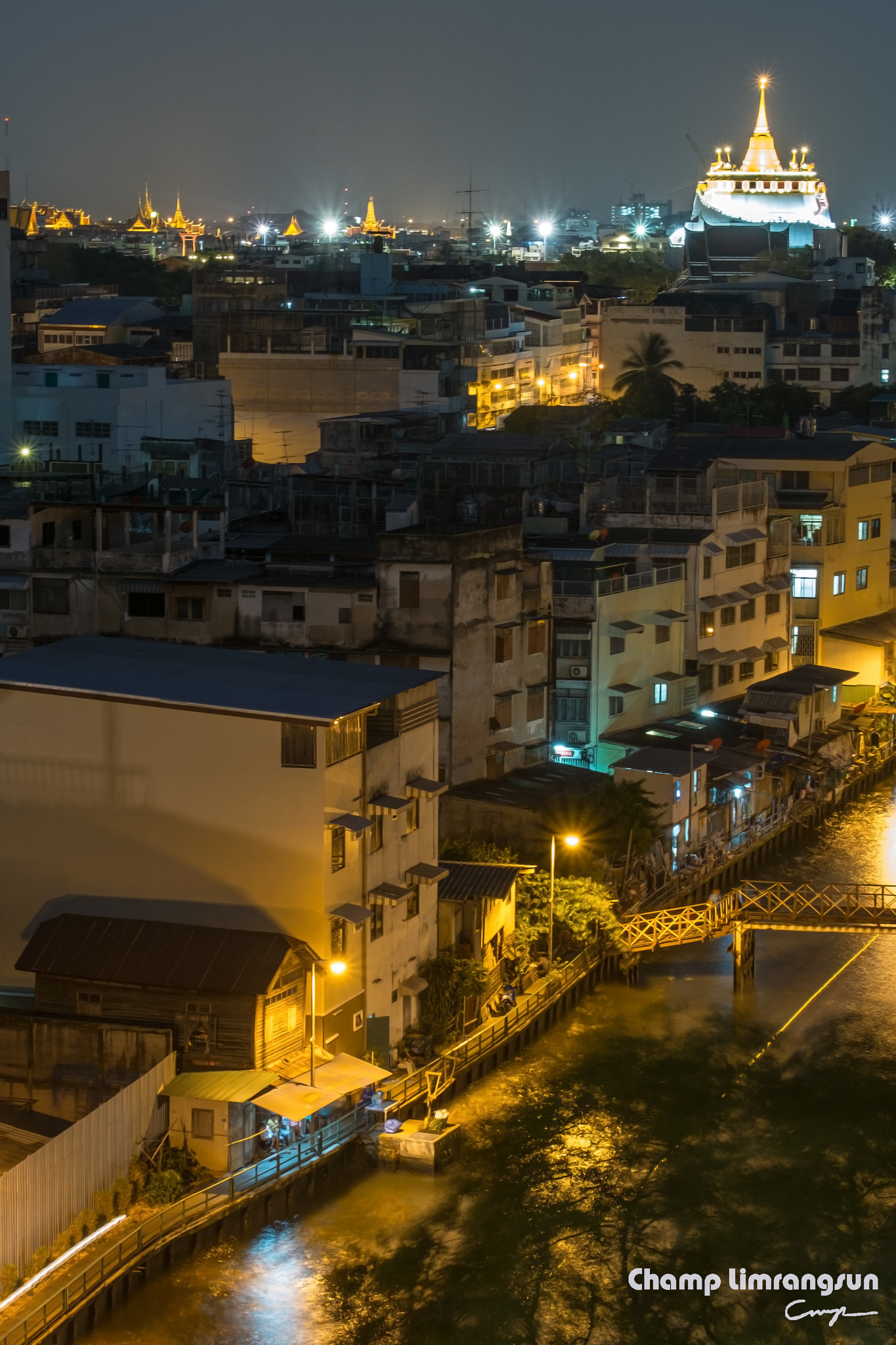 Fujifilm X-M1 + Fujifilm XC 50-230mm F4.5-6.7 OIS II sample photo. Golden mountain at night photography