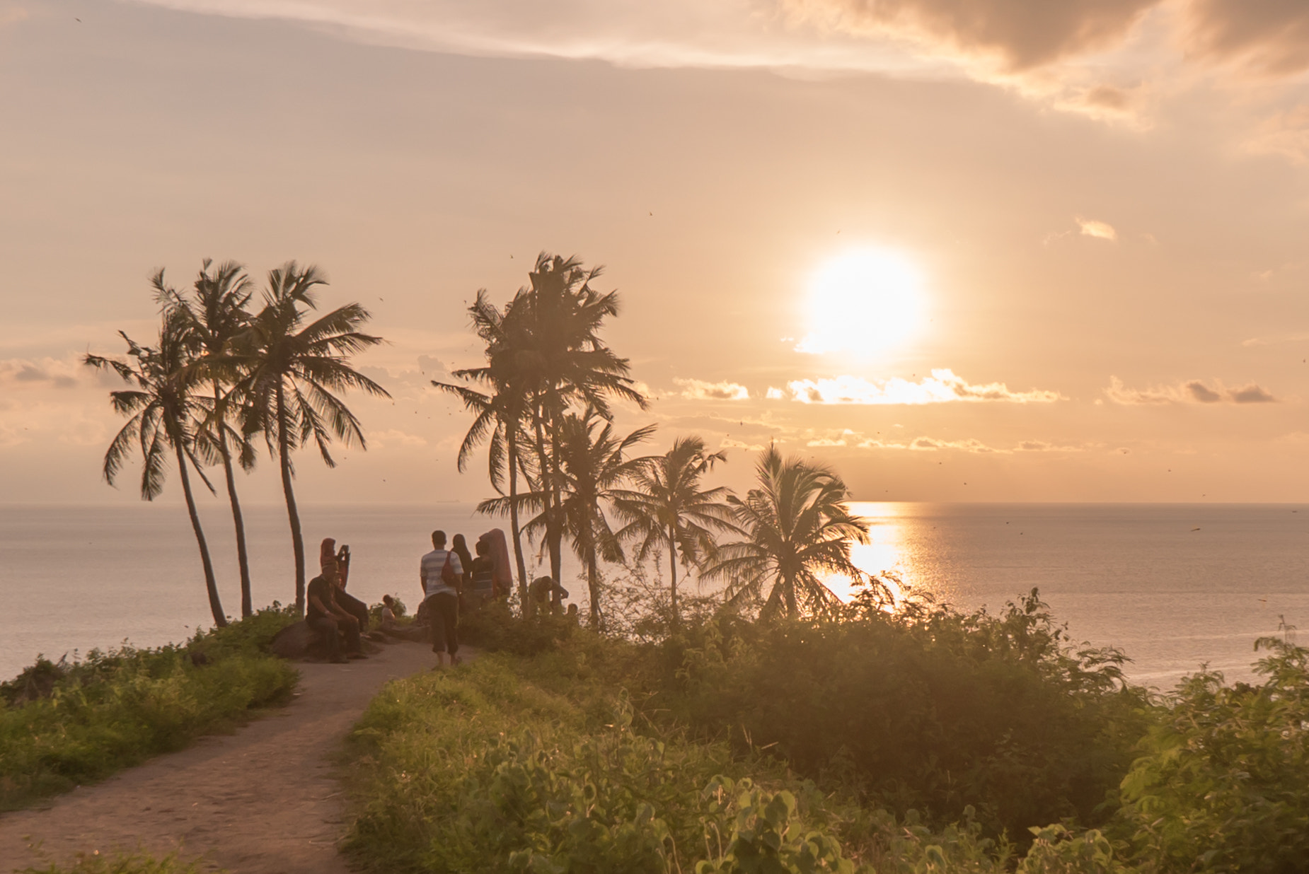 Sony a7S II + Sony FE 28-70mm F3.5-5.6 OSS sample photo. Sunset at the seaside photography