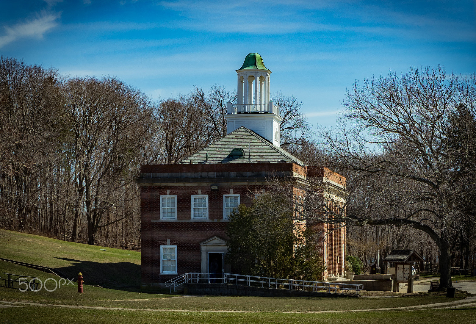 Sony a7 II + Sony E PZ 18-105mm F4 G OSS sample photo. Abandoned hospital administrative building photography
