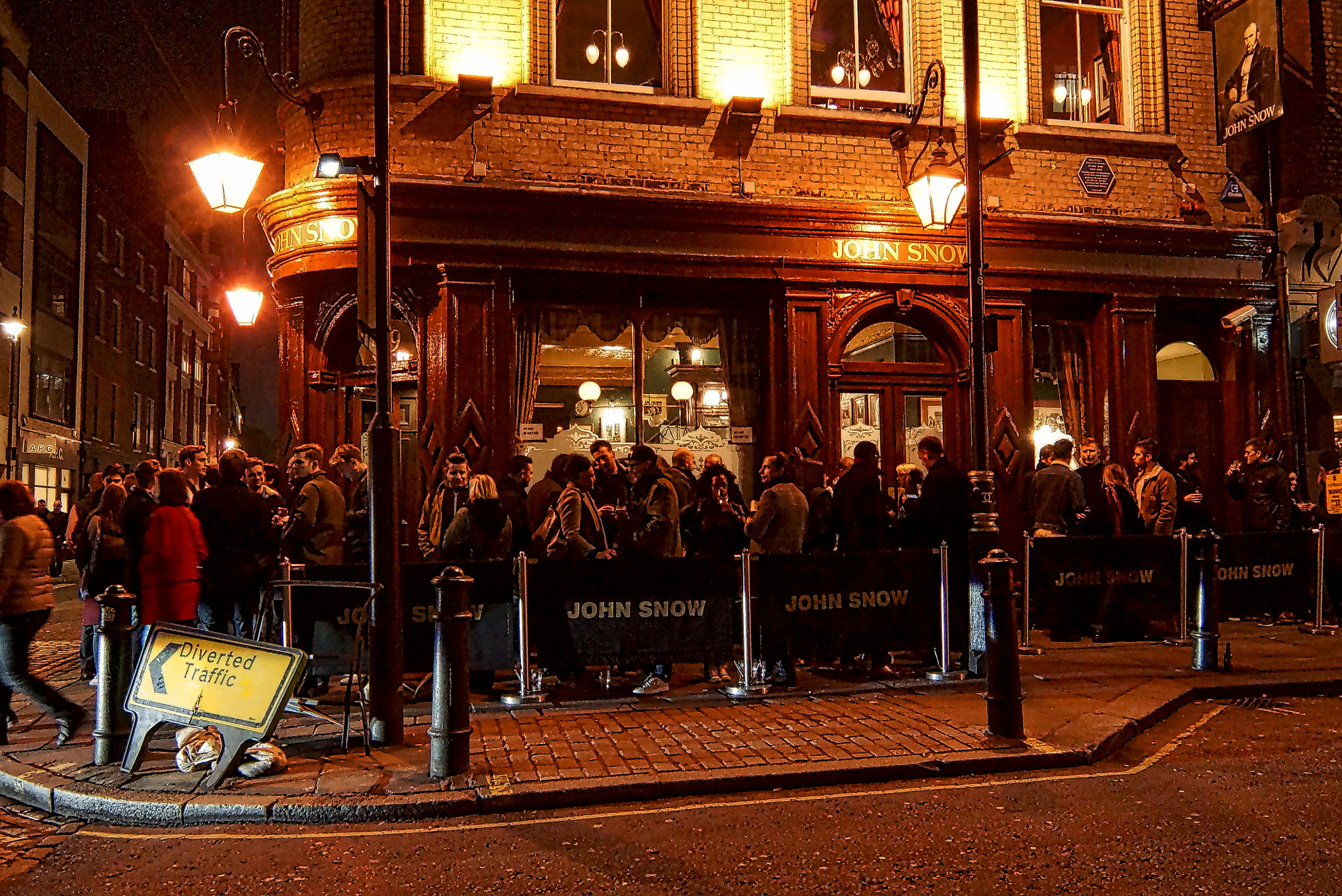 Sony SLT-A65 (SLT-A65V) + 20mm F2.8 sample photo. Diverted traffic... in the london pub photography