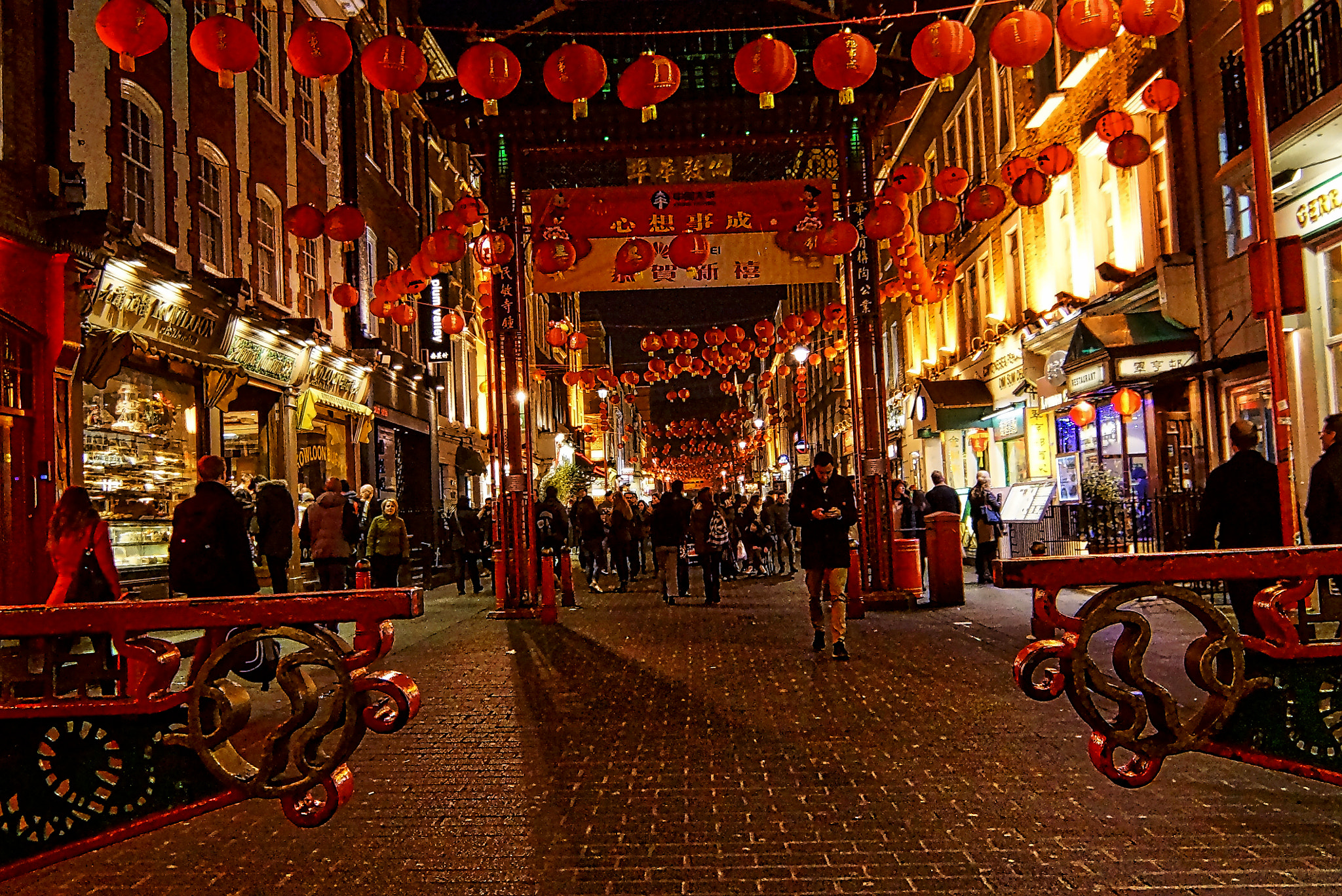 Sony SLT-A65 (SLT-A65V) + 20mm F2.8 sample photo. Chinatown at london photography