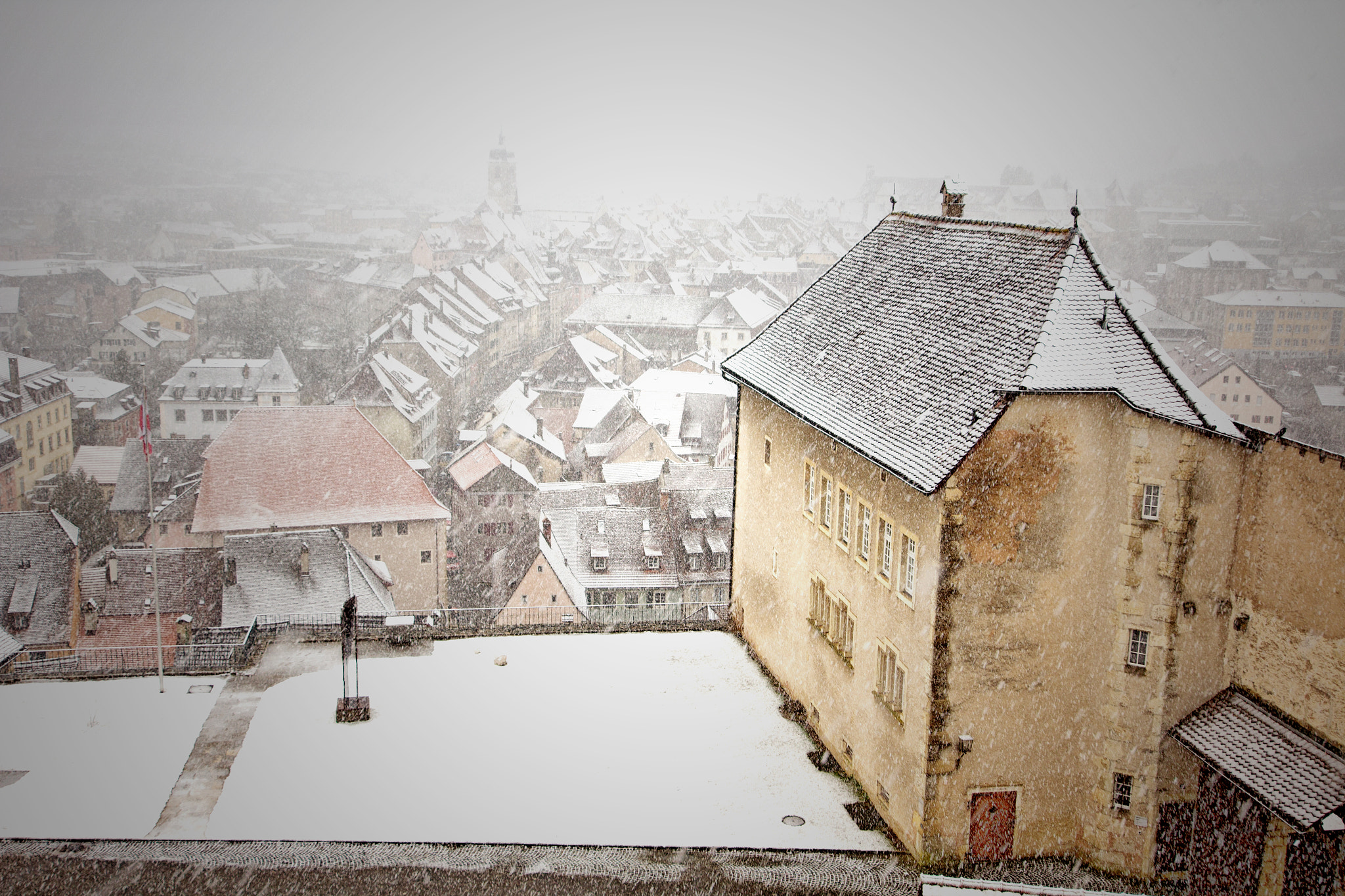 Sigma 12-24mm F4.5-5.6 II DG HSM sample photo. Château neige photography