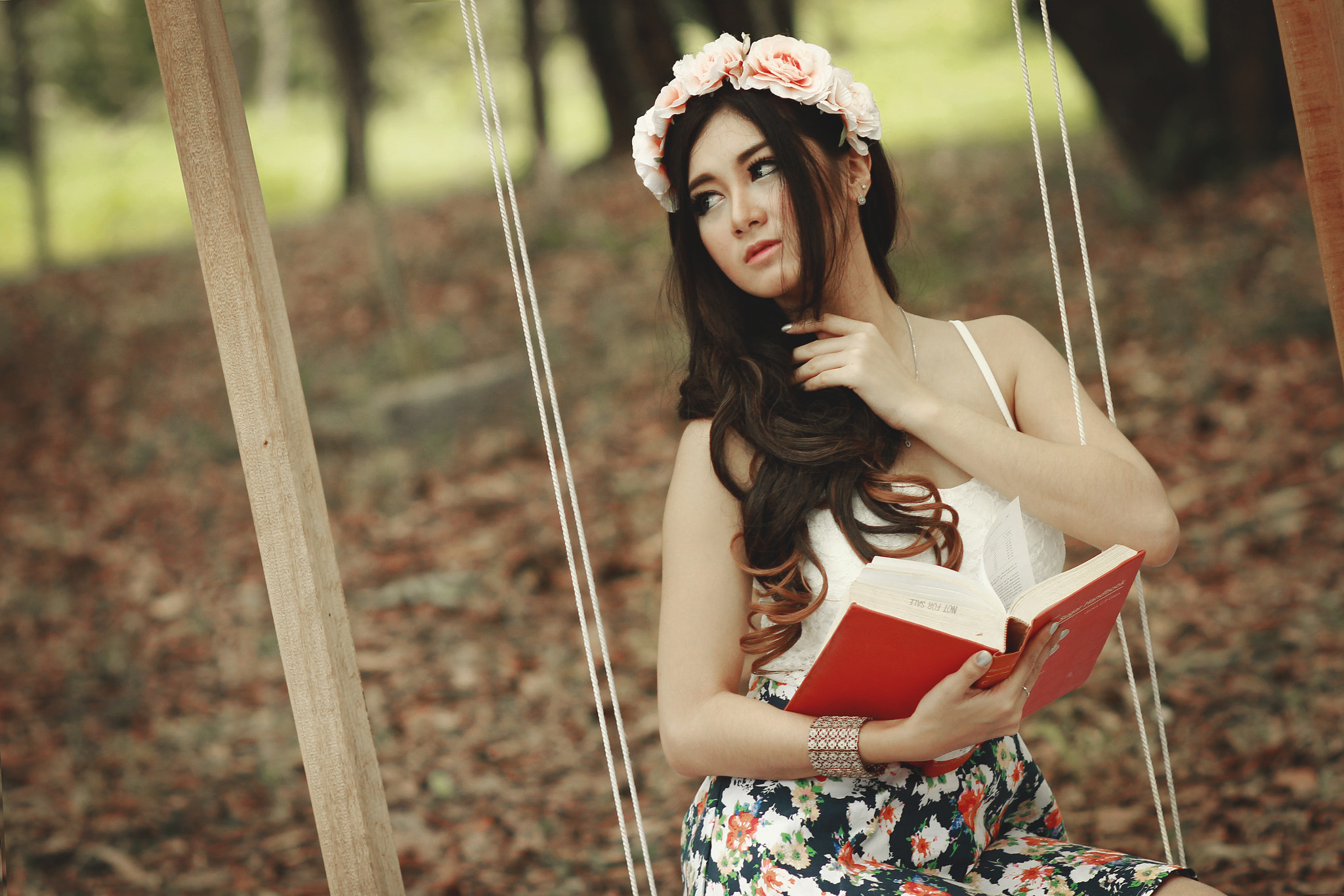 Canon EOS 600D (Rebel EOS T3i / EOS Kiss X5) + Canon EF 100mm F2.0 USM sample photo. Ayudya indah photography
