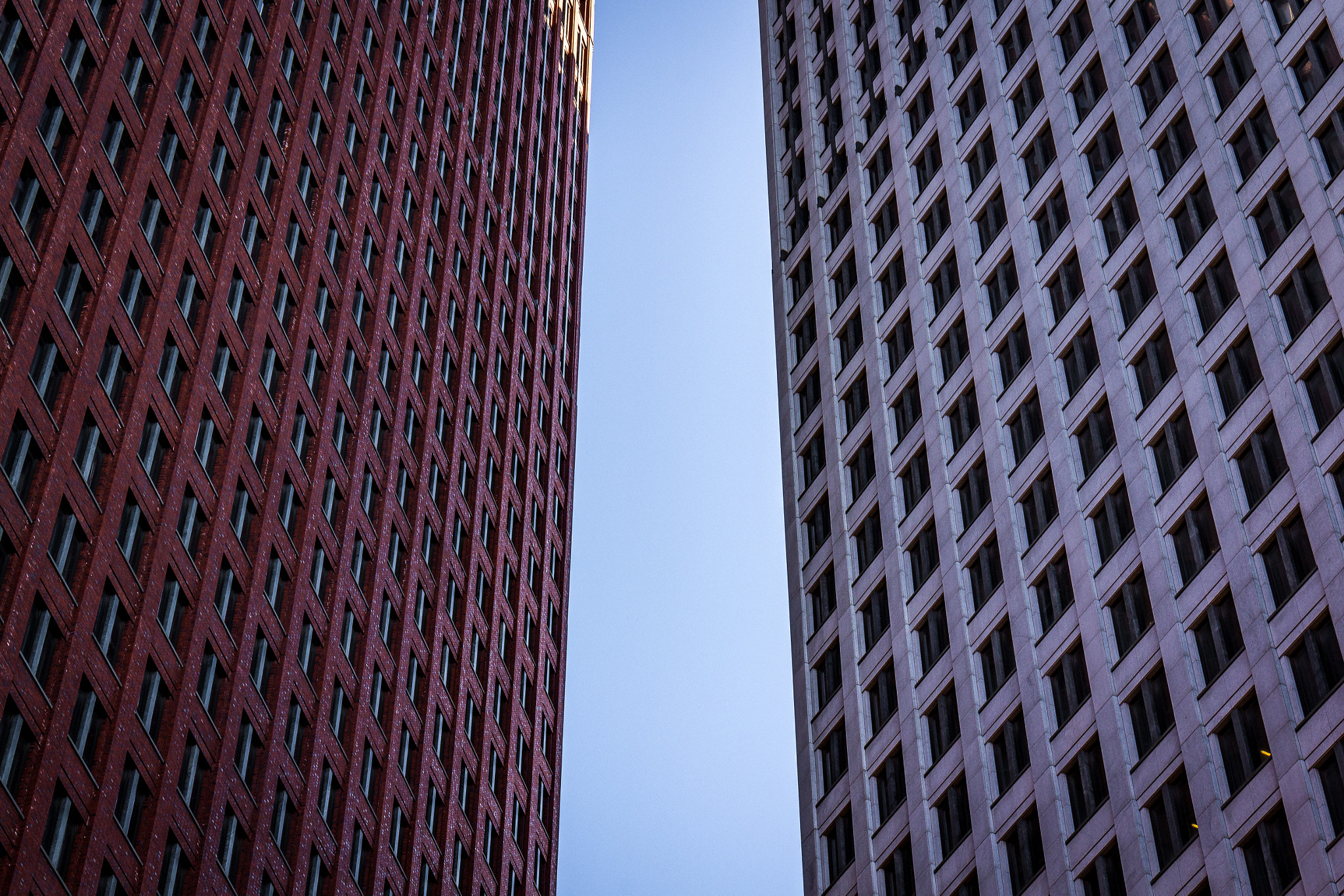 Canon EF 24-70mm F4L IS USM sample photo. Building fight in den haag photography