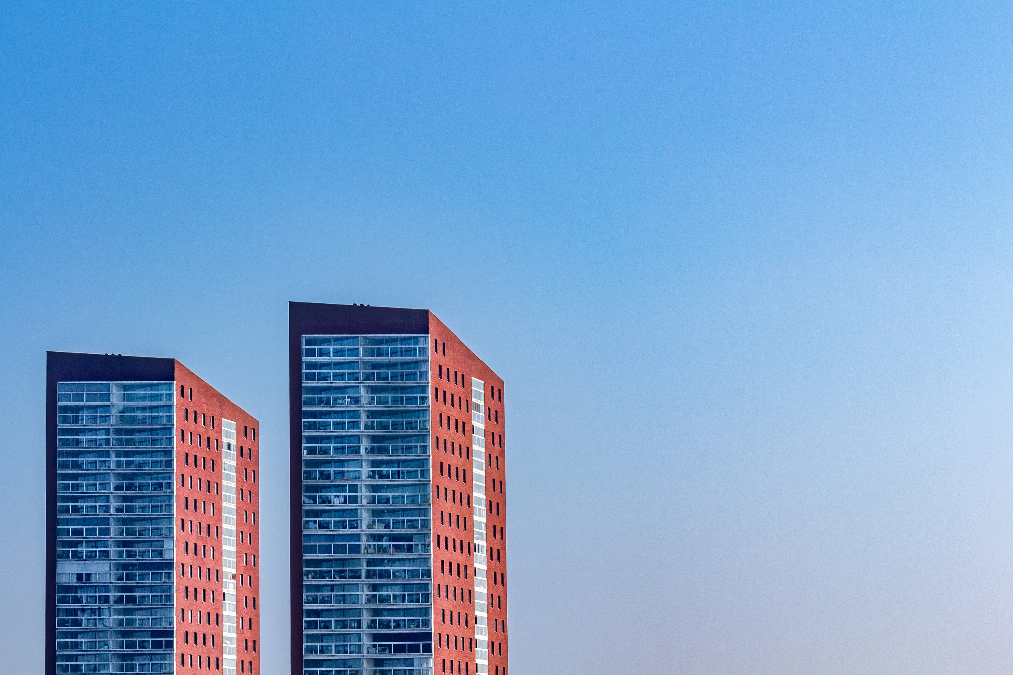 Canon EF 24-70mm F4L IS USM sample photo. La solitude des buildings - act 2 photography