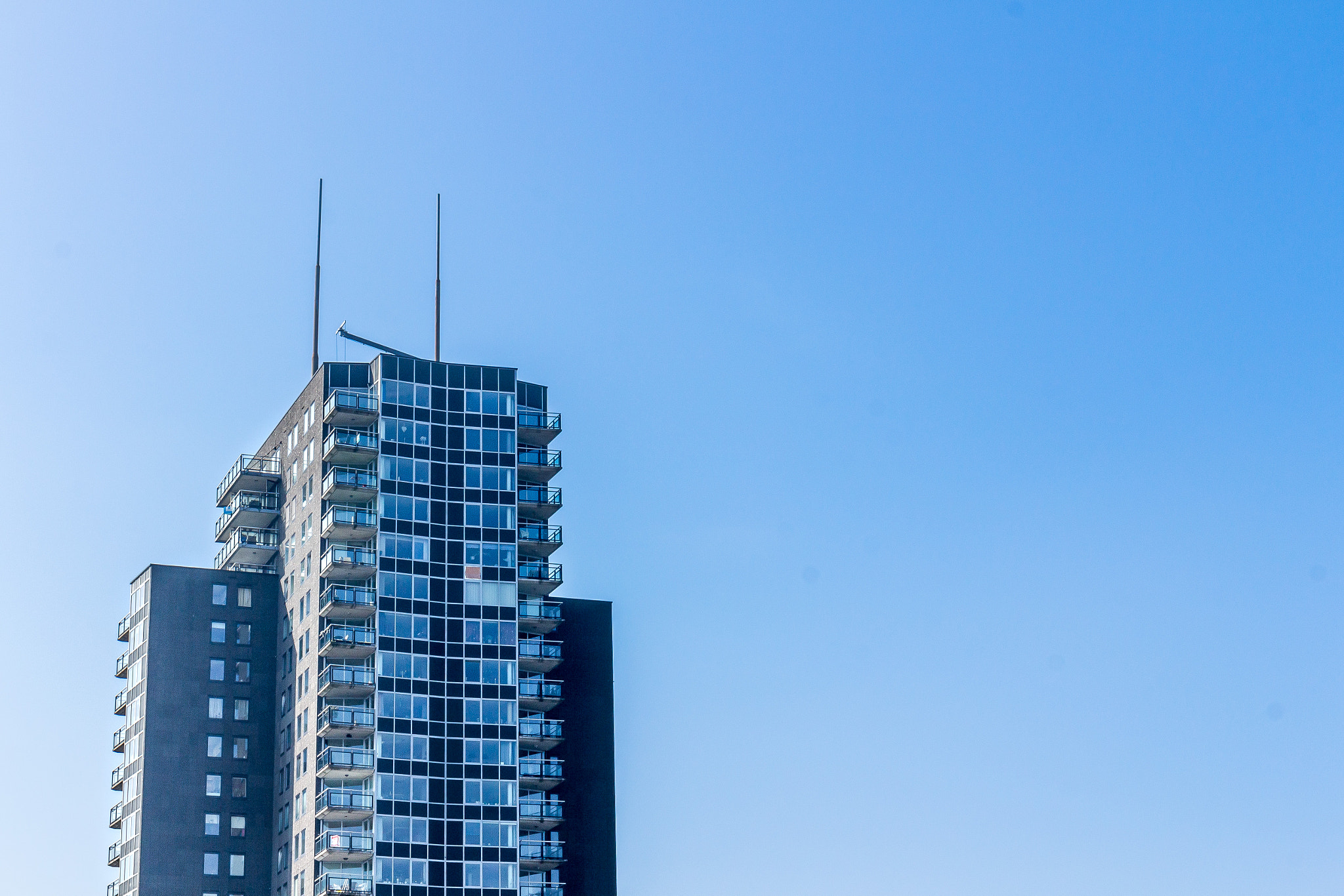 Canon EF 24-70mm F4L IS USM sample photo. La solitude des buildings - act 3 photography