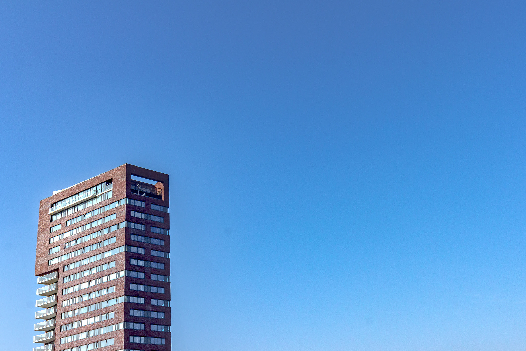 Canon EF 24-70mm F4L IS USM sample photo. La solitude des buildings - act 4 photography