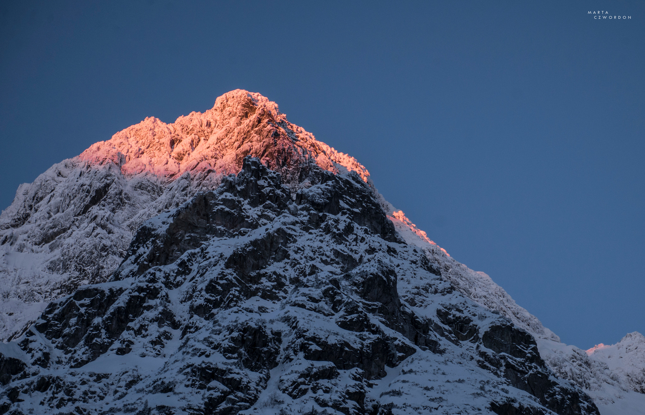 LUMIX G VARIO PZ 14-42/F3.5-5.6 sample photo. Sunrise in the mountains photography