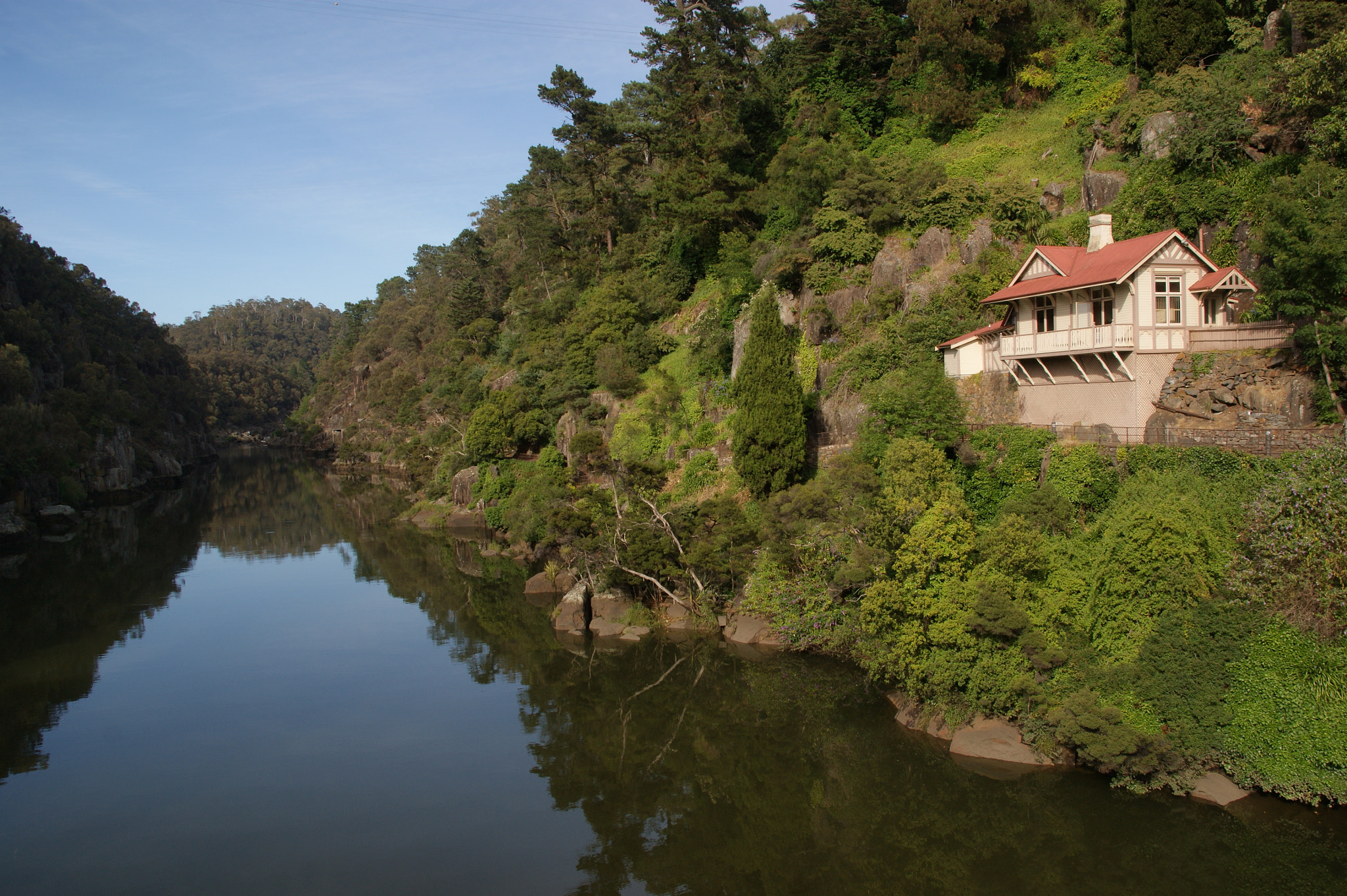 Sony Alpha DSLR-A350 sample photo. Cataract gorge photography