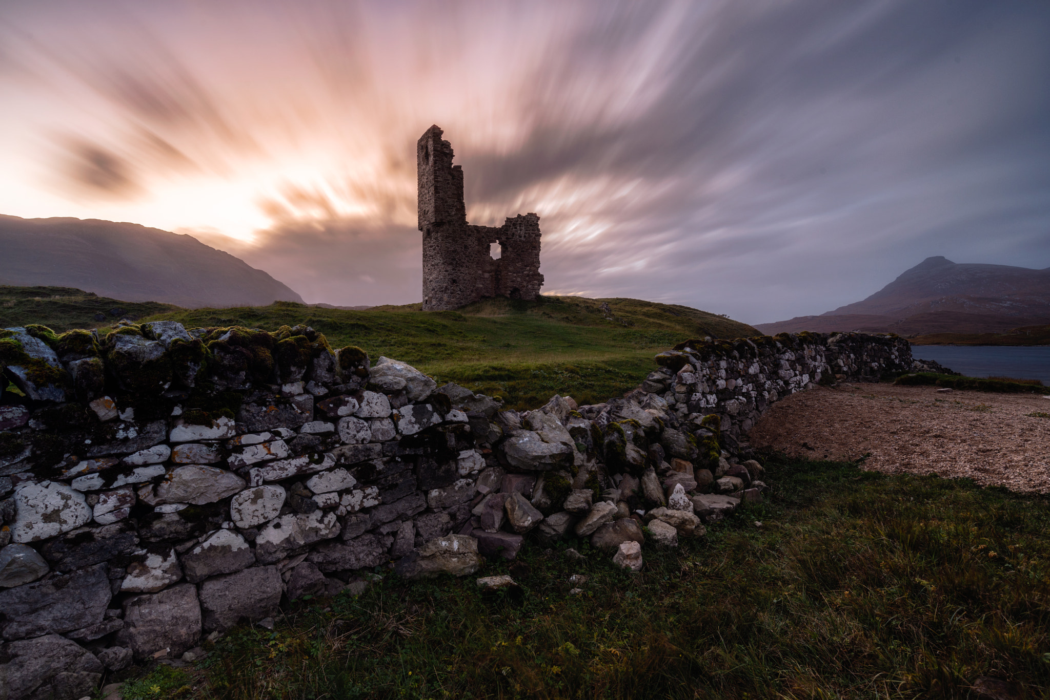 Nikon AF-S Nikkor 18-35mm F3.5-4.5G ED sample photo. Ardvreck castle photography
