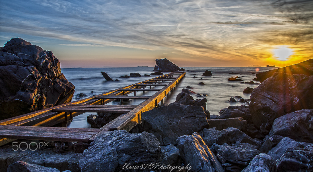 Sony Alpha DSLR-A580 + Tamron SP 24-70mm F2.8 Di VC USD sample photo. Over the horizon photography