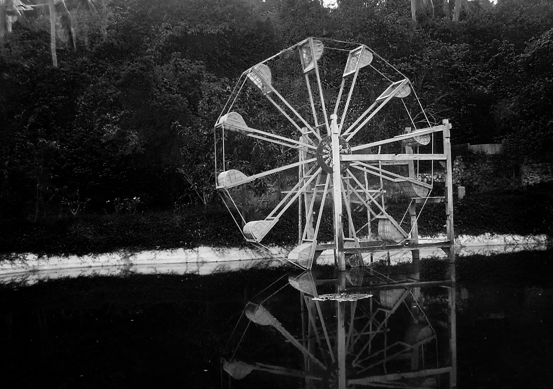 Olympus X450,D535Z,C370Z sample photo. Water mill on island photography