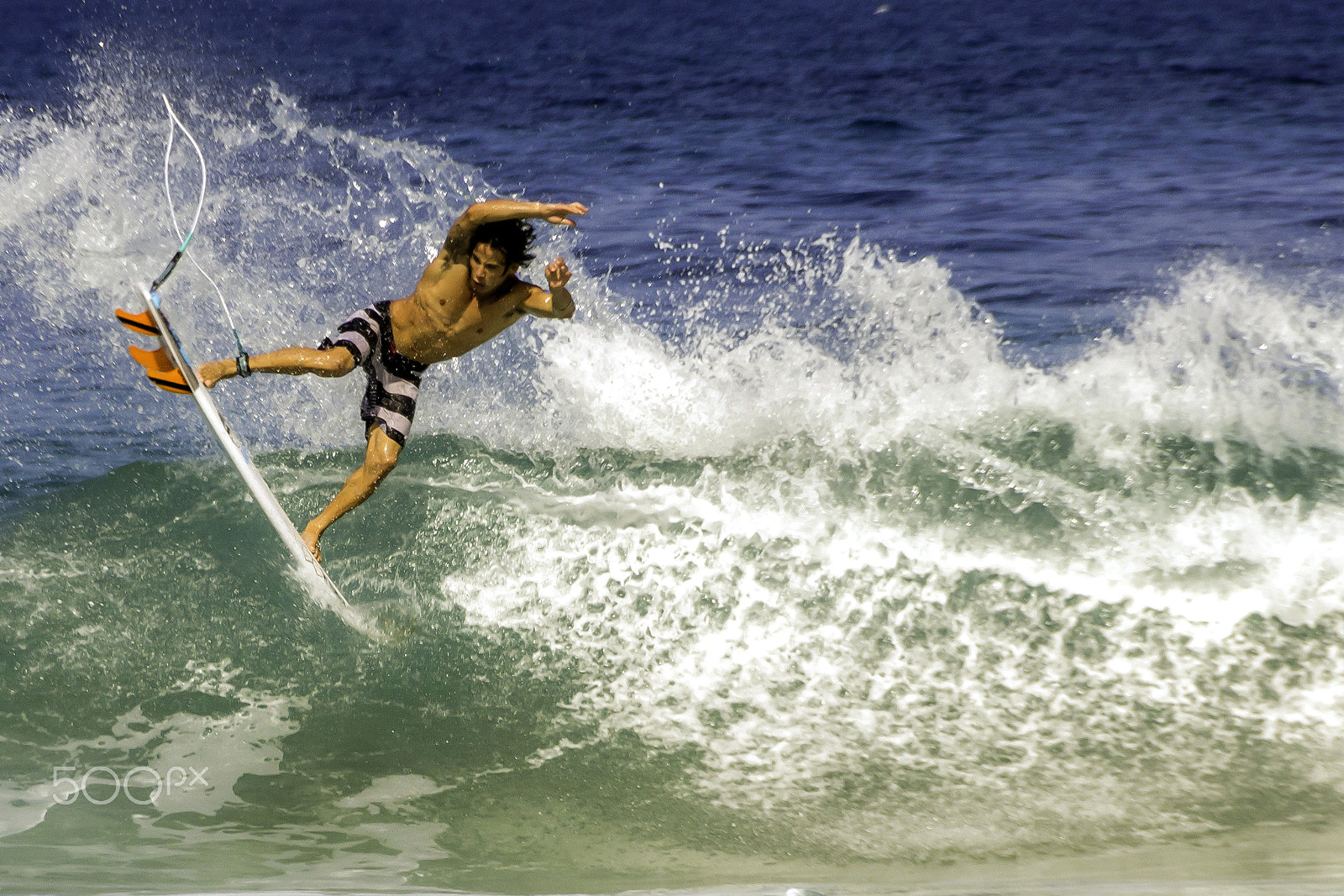 Canon EOS 550D (EOS Rebel T2i / EOS Kiss X4) sample photo. Hanalei surfer photography