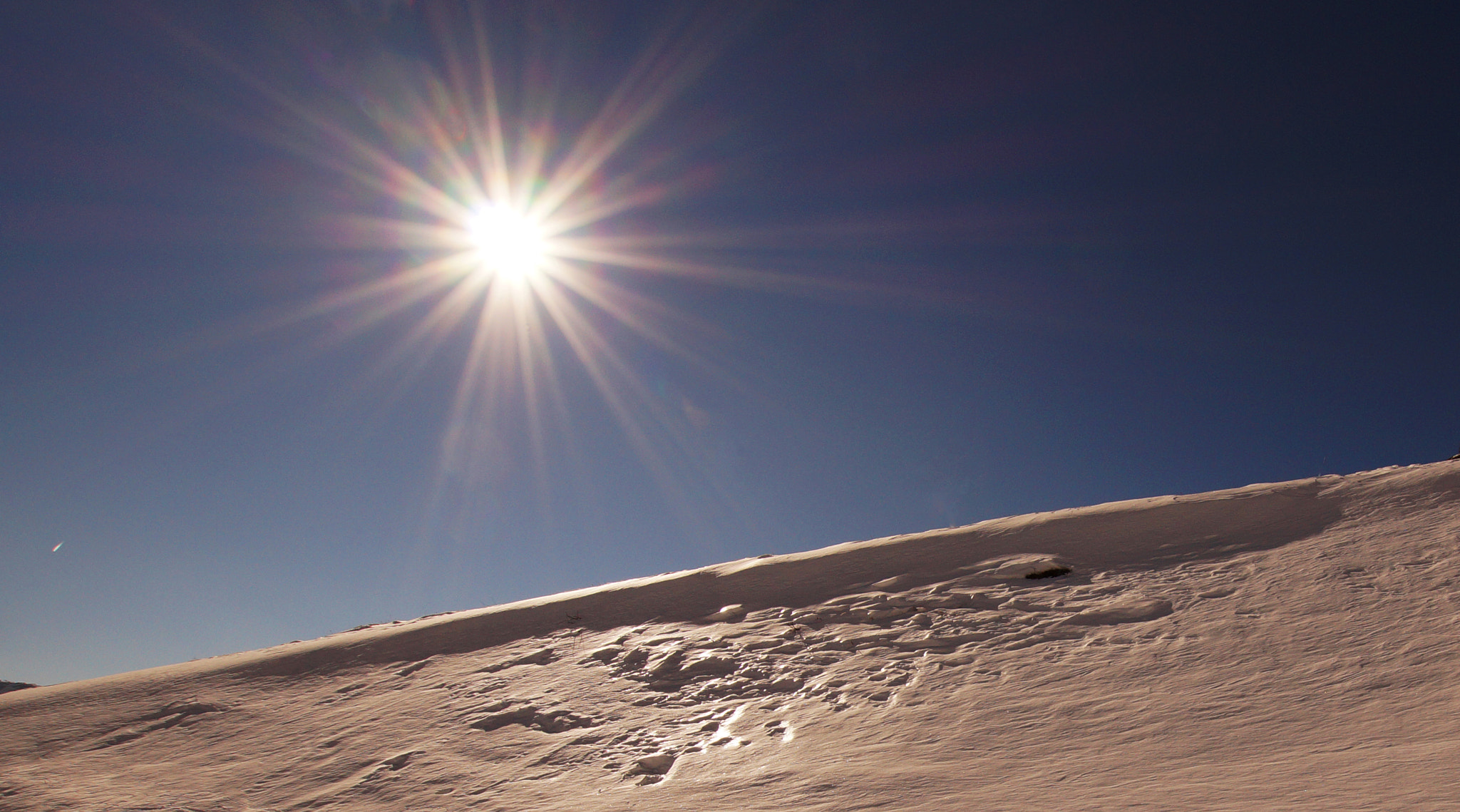 10-20mm F3.5 sample photo. Sun photography