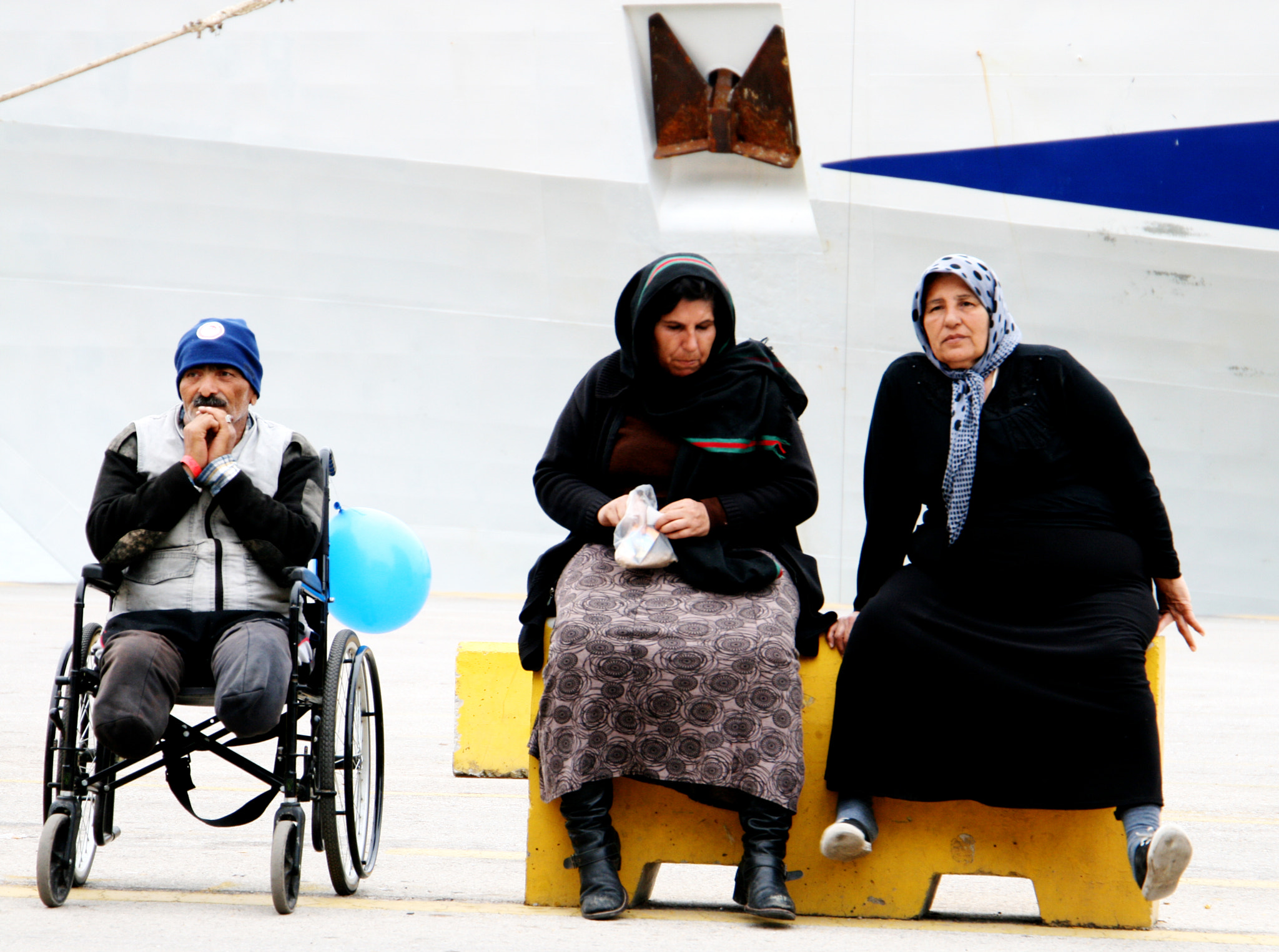 Canon EF 24-105mm F3.5-5.6 IS STM sample photo. Refugee family photography