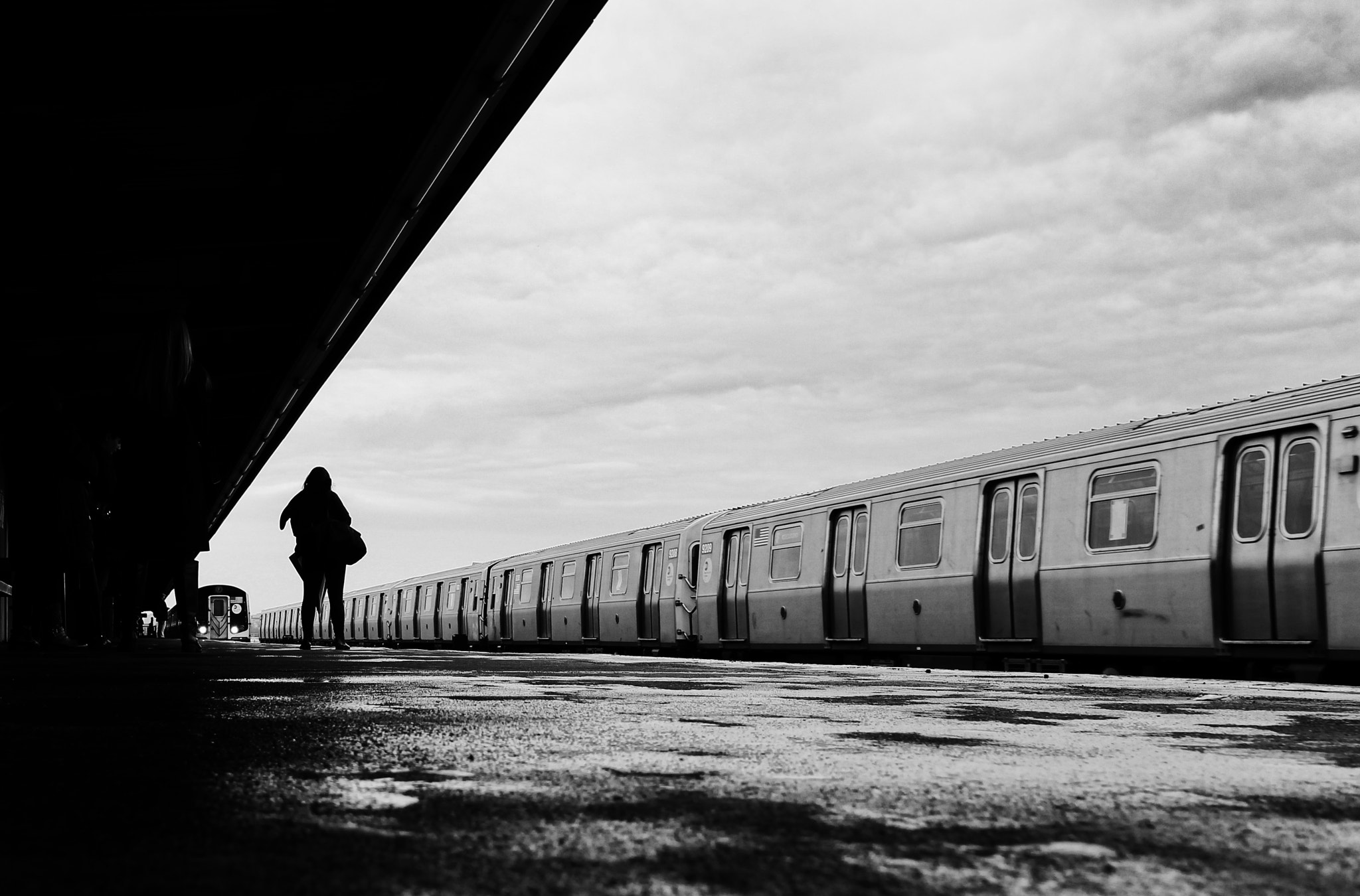 Sigma 10-20mm F3.5 EX DC HSM sample photo. Monday morning commute photography