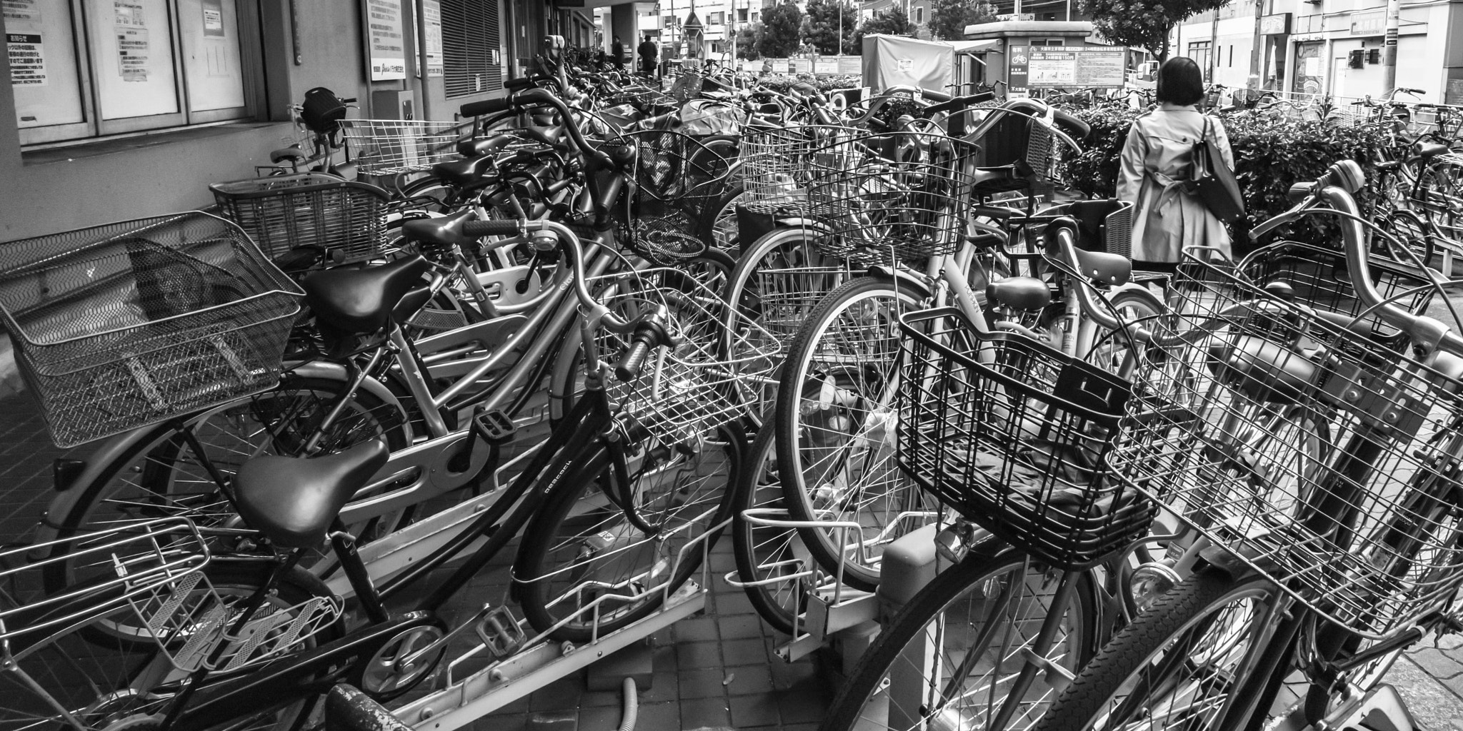 Leica Super-Elmar-M 21mm F3.4 ASPH sample photo. Osaka street photography