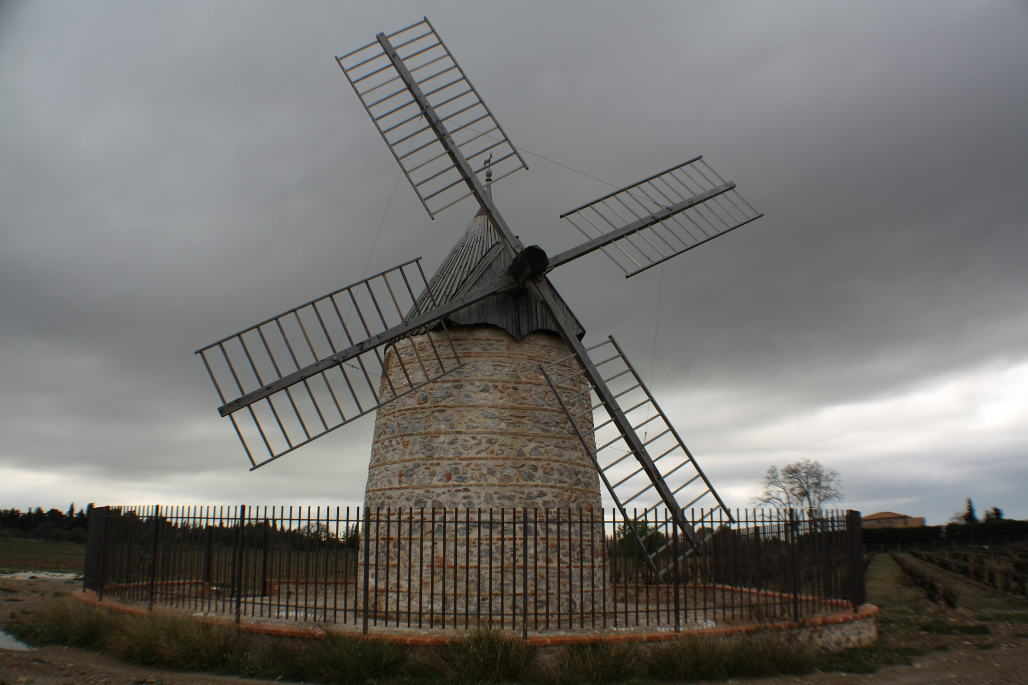 Canon EOS 450D (EOS Rebel XSi / EOS Kiss X2) sample photo. Moulin a vent photography