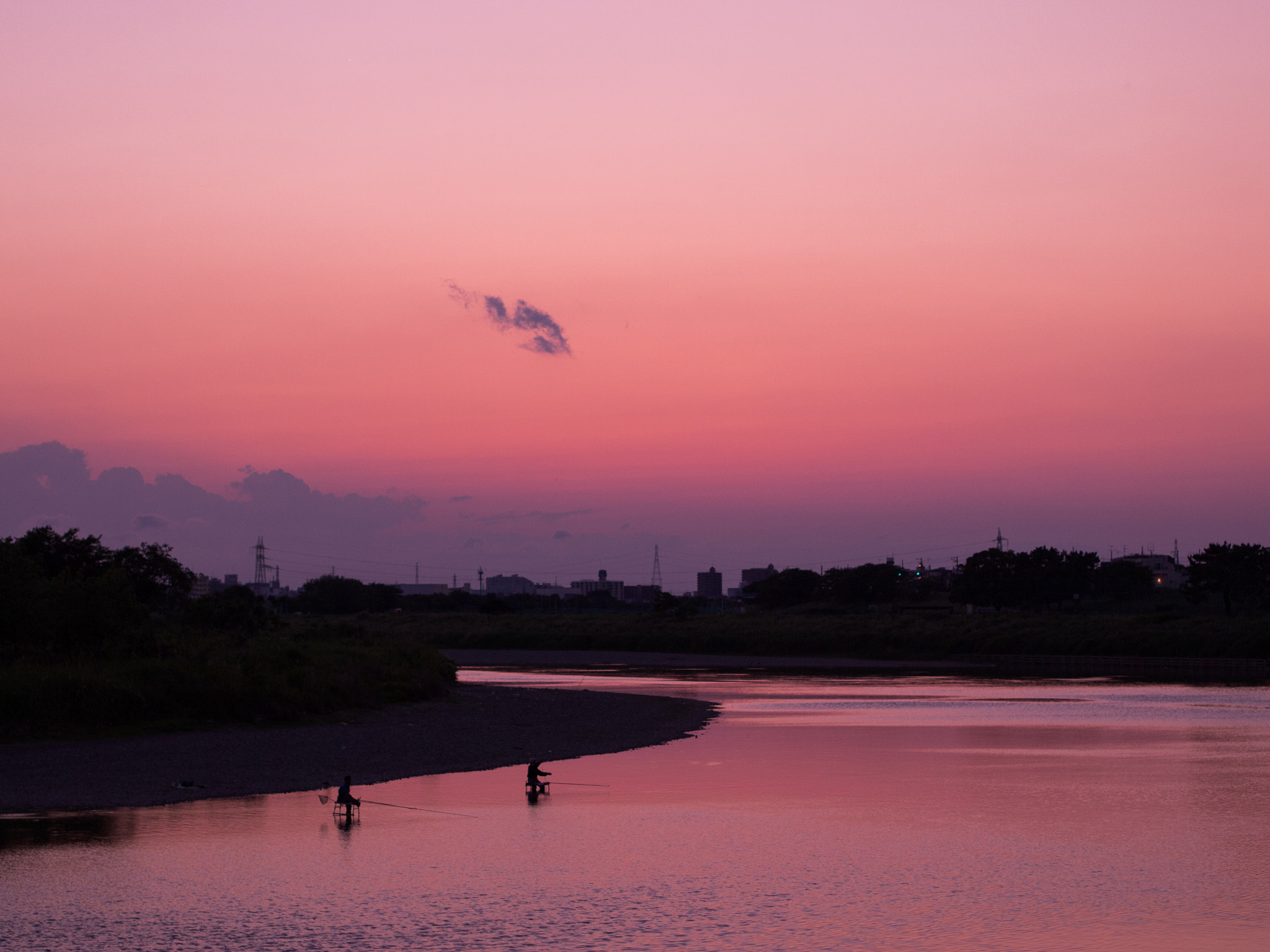 Olympus PEN E-PL1s + Olympus M.Zuiko Digital 45mm F1.8 sample photo. Sunset fishing photography