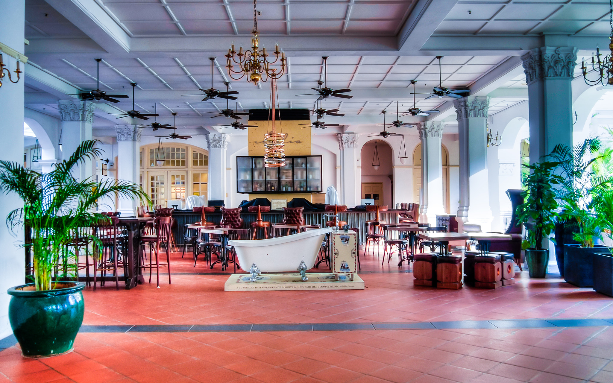 Olympus PEN E-PL5 sample photo. Raffle hotel bar photography