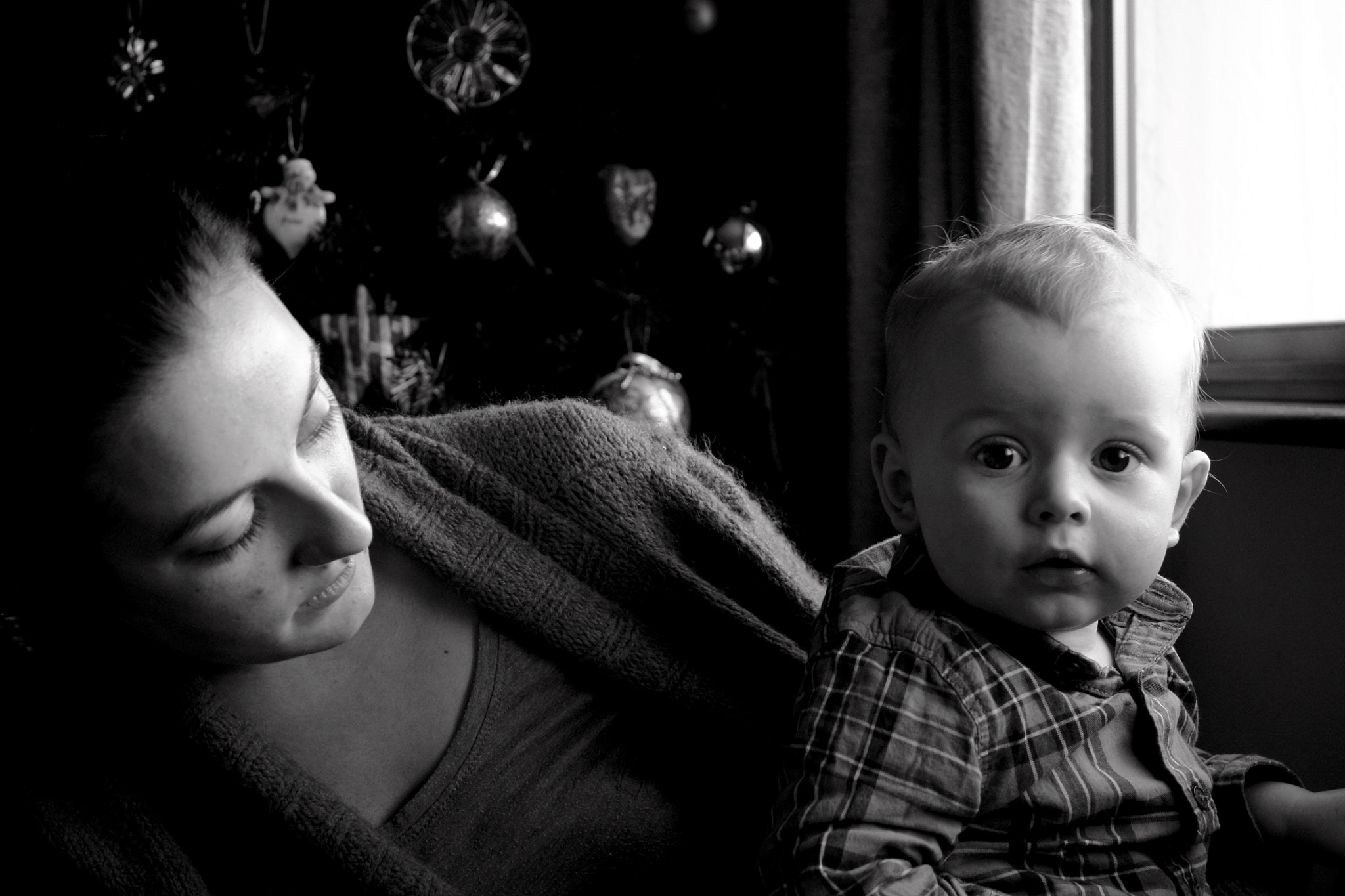 Canon EF-S 18-55mm F3.5-5.6 IS sample photo. My friend and her nephew photography