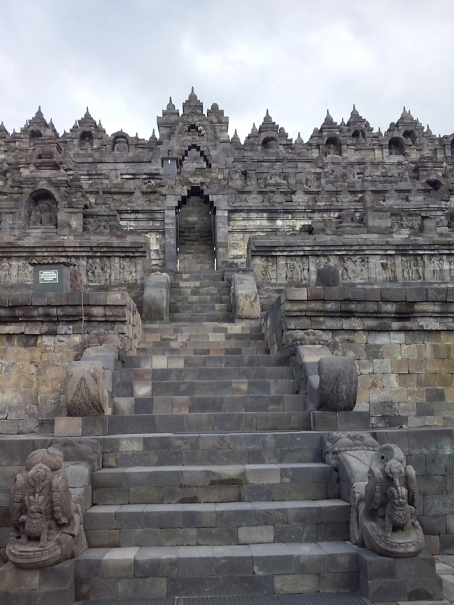 LG OPTIMUS L5 II sample photo. Borobudur temple back side photography