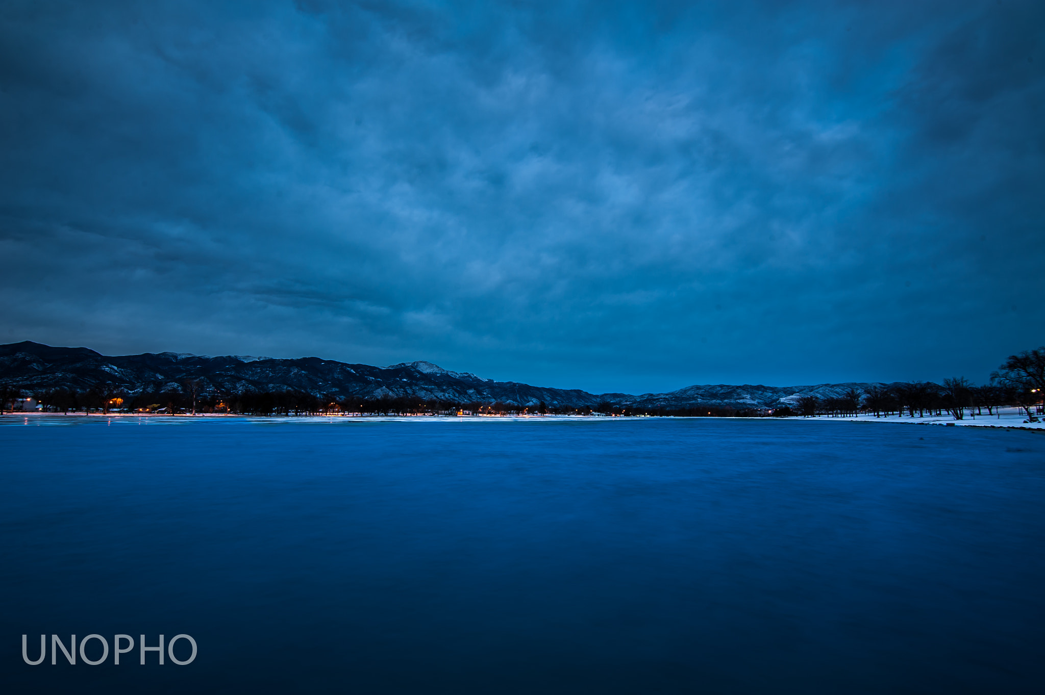 Nikon D700 + Tokina AT-X Pro 11-16mm F2.8 DX II sample photo. Cold sky on a cold lake photography