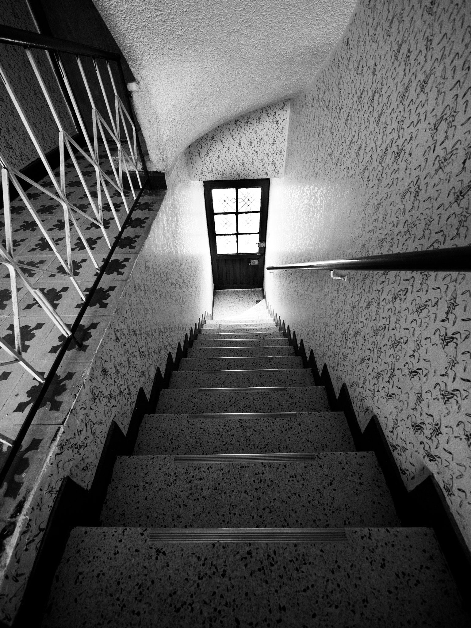 Olympus OM-D E-M5 + Panasonic Lumix G Vario 7-14mm F4 ASPH sample photo. Hacia la luz photography