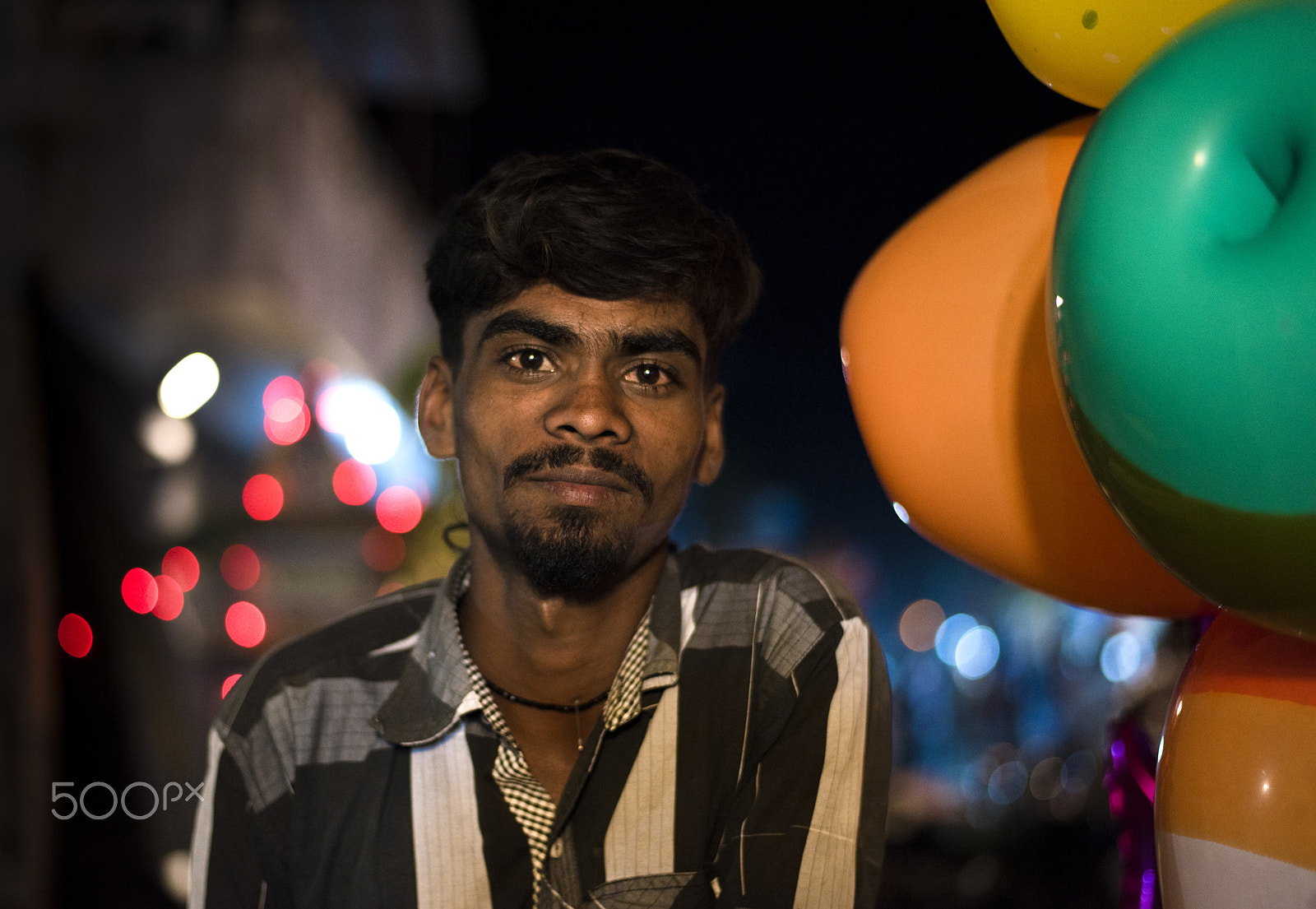 AF Zoom-Nikkor 35-80mm f/4-5.6D N sample photo. Balloon boy photography