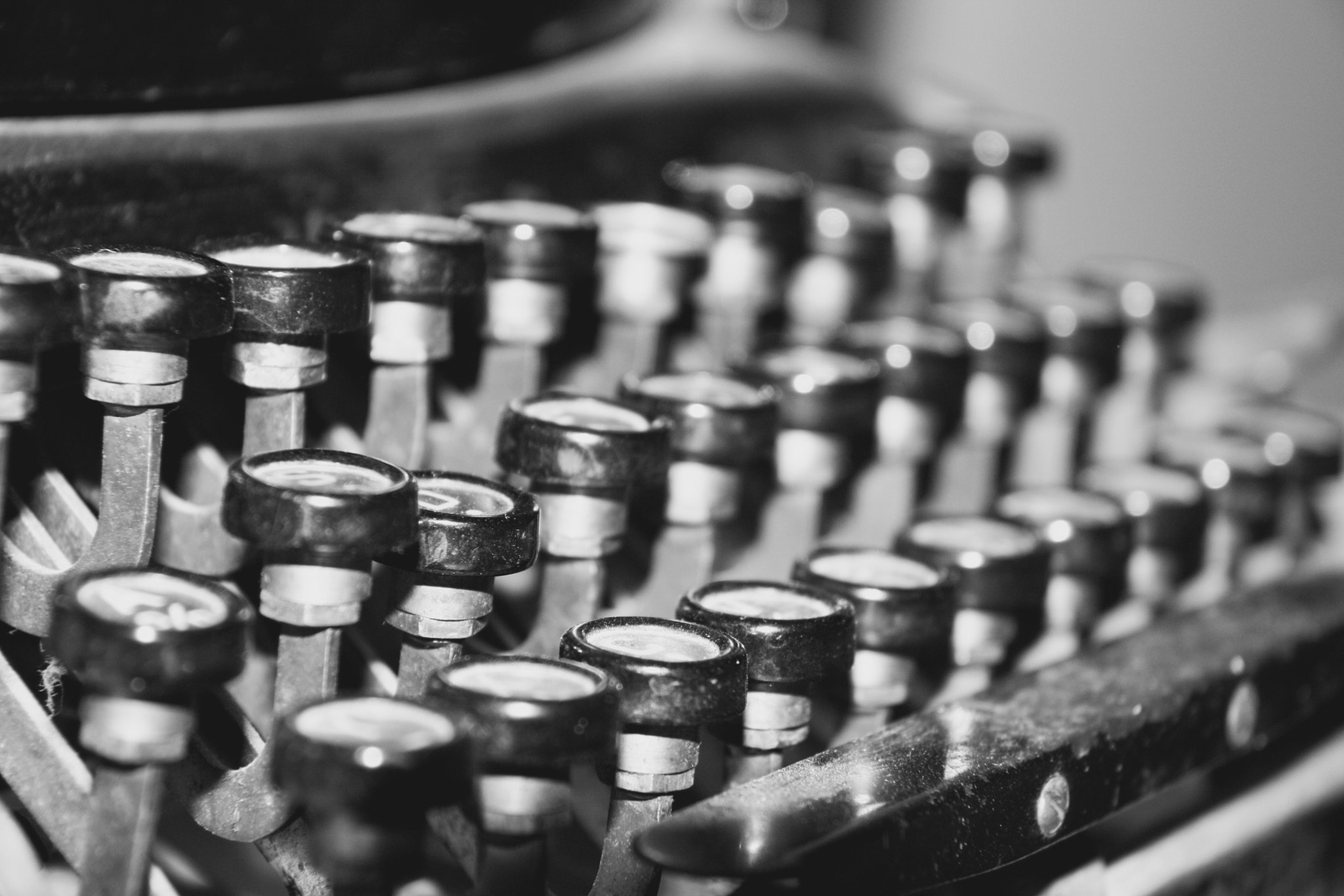 Canon EOS 1000D (EOS Digital Rebel XS / EOS Kiss F) sample photo. Old typewriter in hotel in strakonice photography
