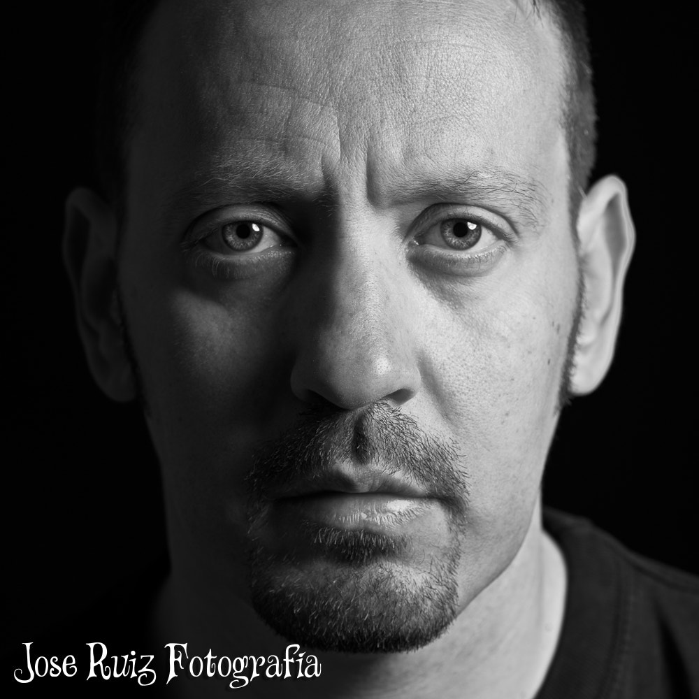 Nikon D610 + Nikon AF Nikkor 105mm F2D DC sample photo. Autorretrato photography