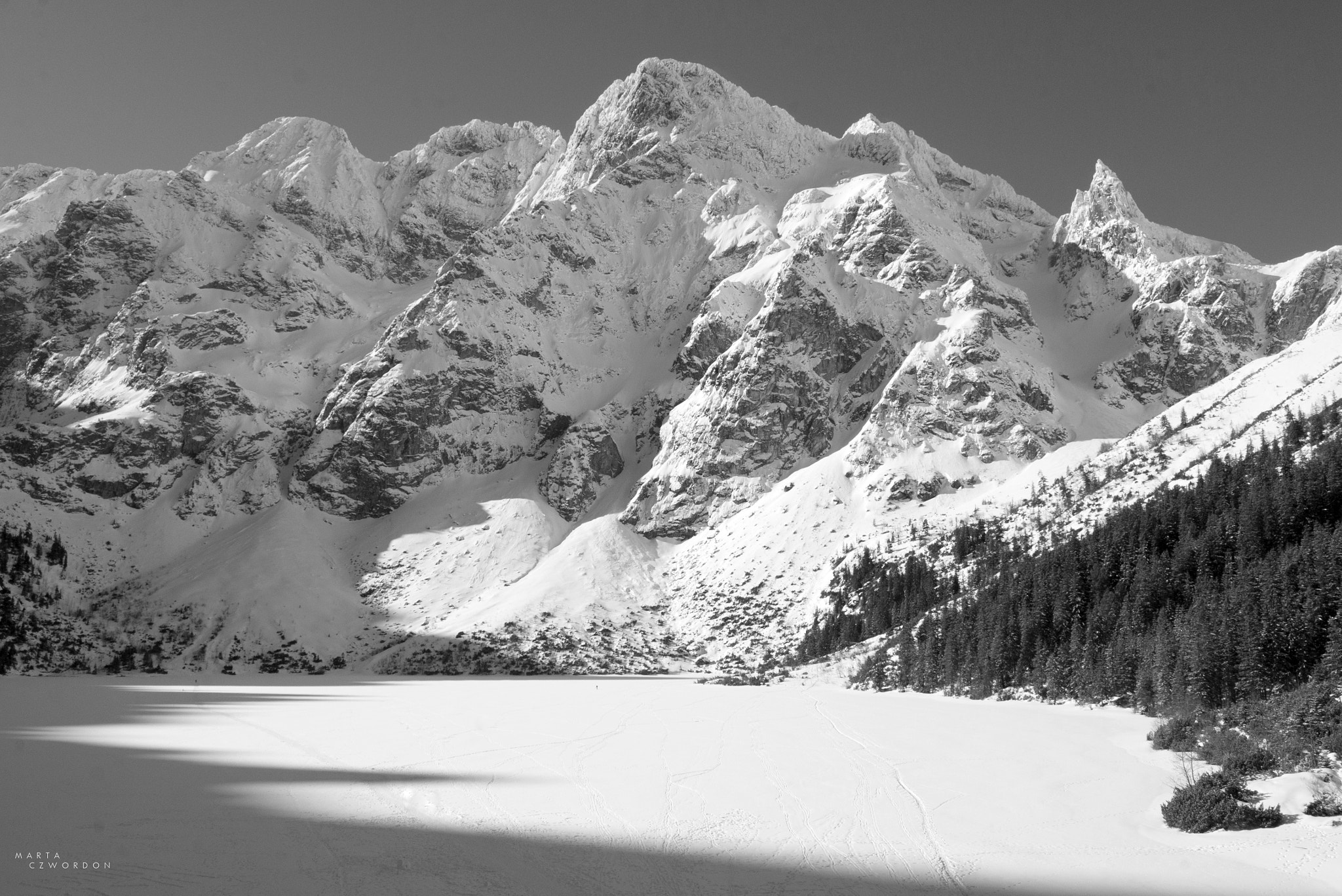 Panasonic Lumix DMC-GX7 + LUMIX G VARIO PZ 14-42/F3.5-5.6 sample photo. Morskie oko in winter photography