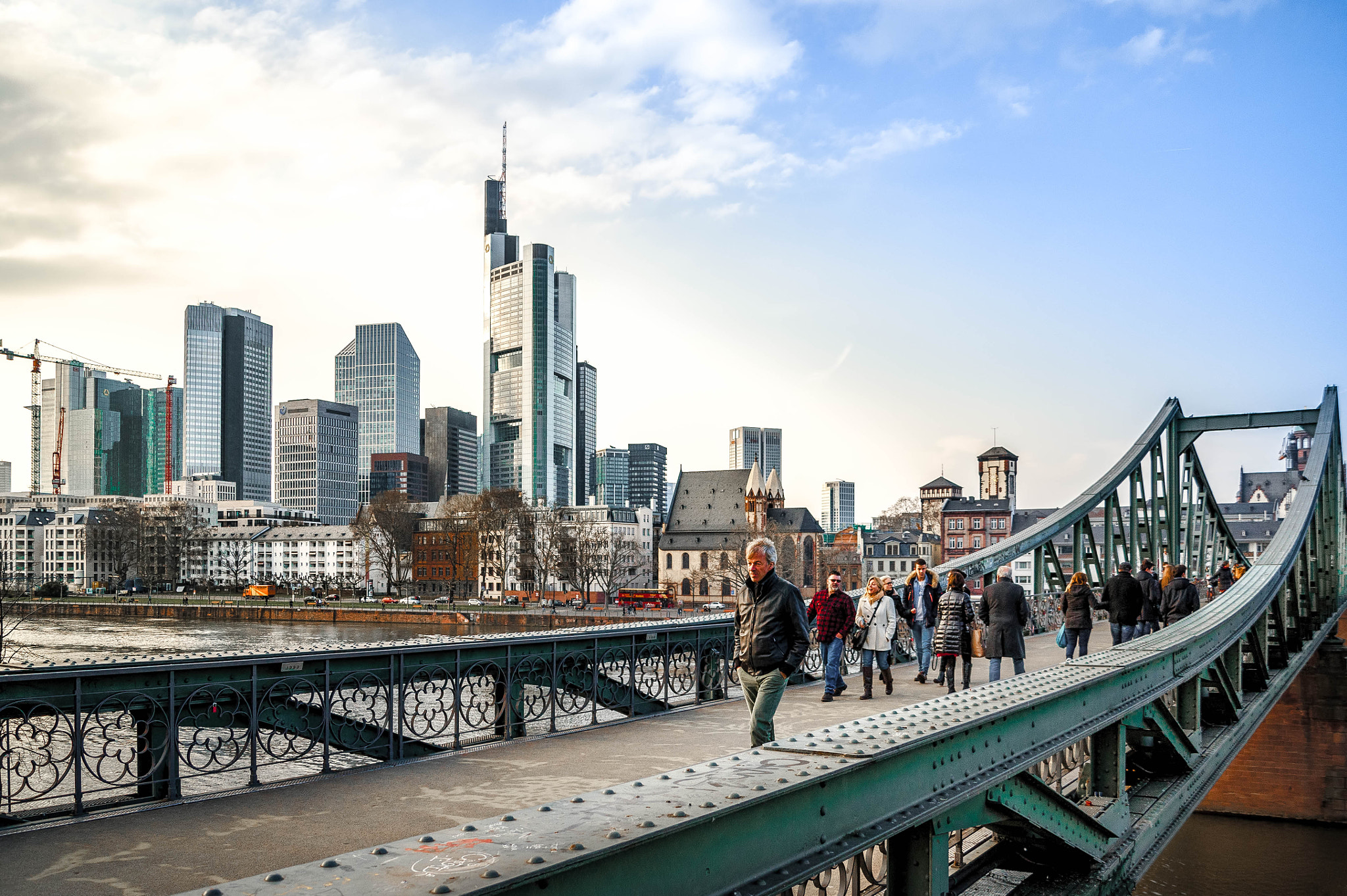 Sony Alpha DSLR-A350 + Sony DT 18-55mm F3.5-5.6 SAM sample photo. Frankfurt skyline from eiserner steg photography