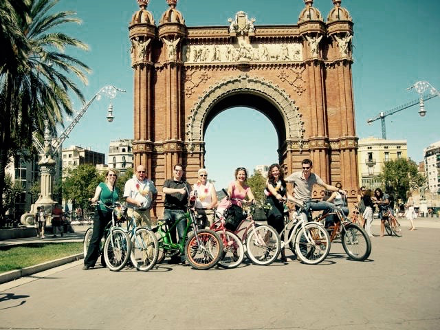 Nikon COOLPIX S500 sample photo. Arc de triomf barcelona photography