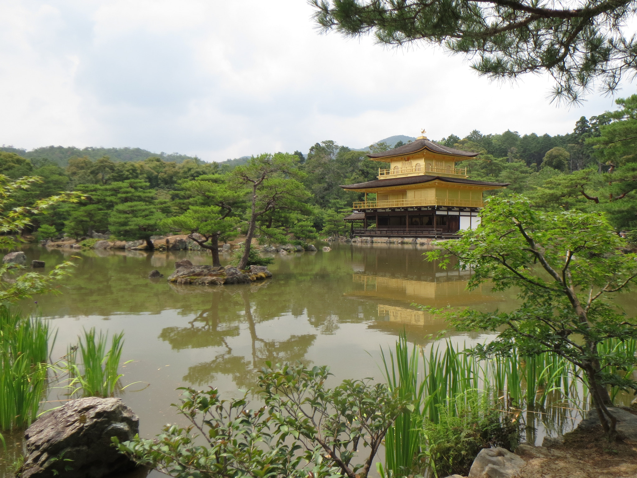 Canon PowerShot ELPH 520 HS (IXUS 500 HS / IXY 3) sample photo. Golden temple kyoto photography