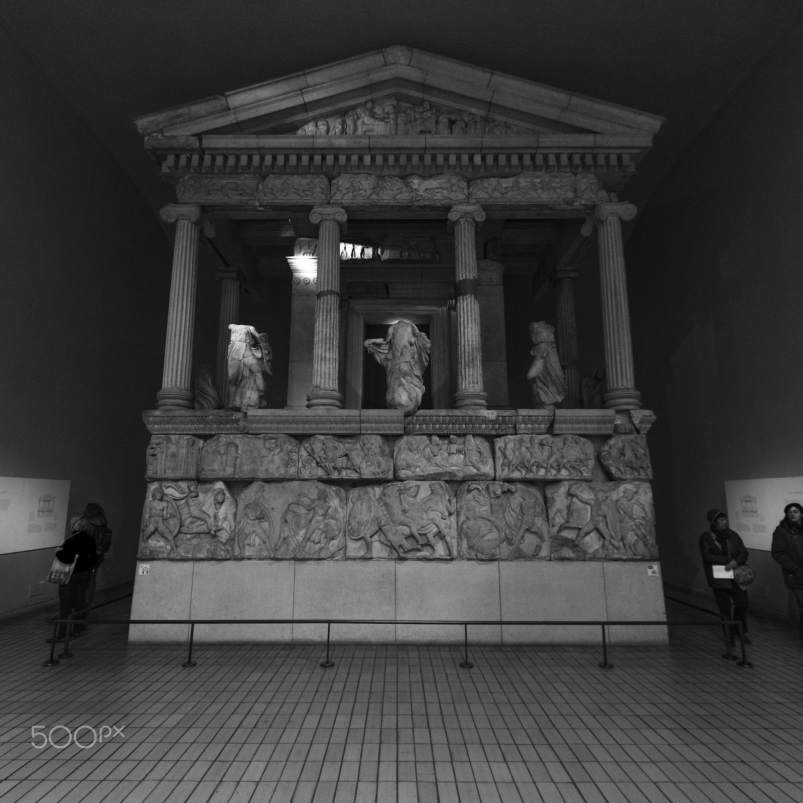 Sigma 8-16mm F4.5-5.6 DC HSM sample photo. London history museum piece. photography