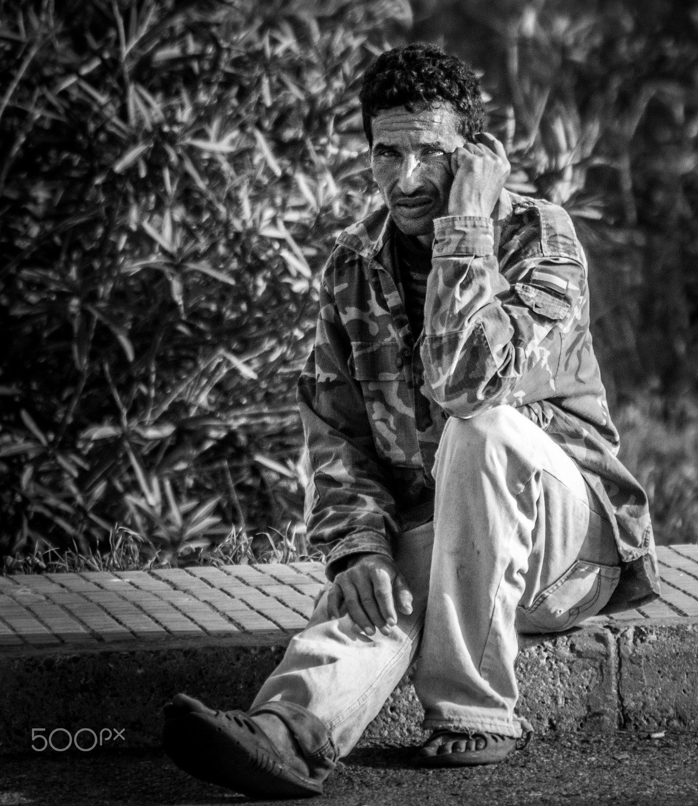 Canon EF 70-210mm f/3.5-4.5 USM sample photo. Homeless photography