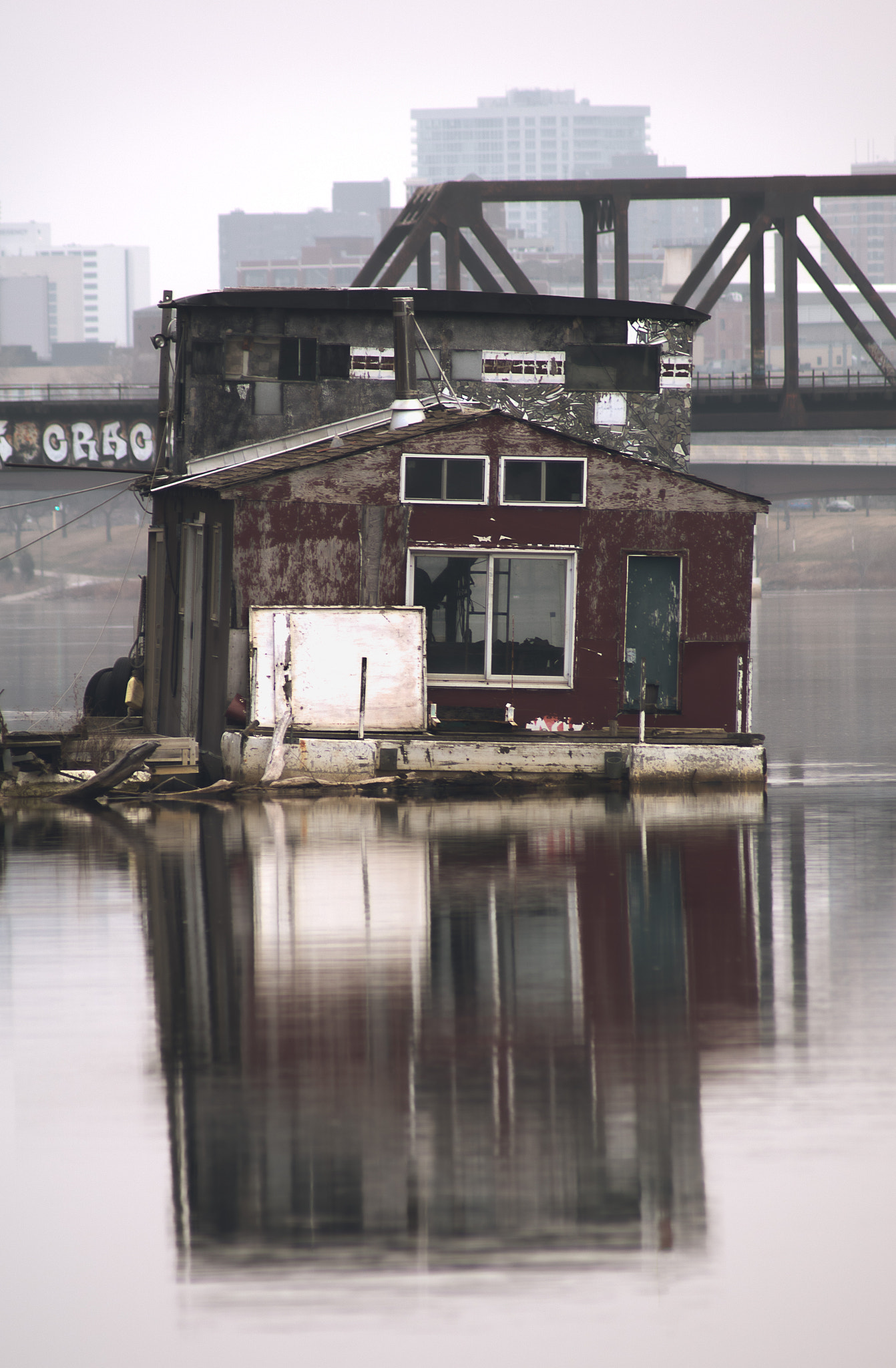 Sony 75-300mm F4.5-5.6 sample photo. On the water photography