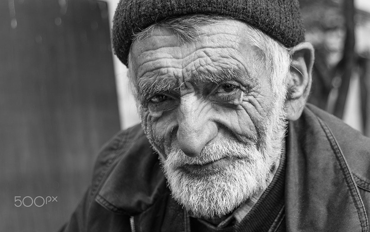 AF Zoom-Nikkor 24-120mm f/3.5-5.6D IF sample photo. Old man 02 photography