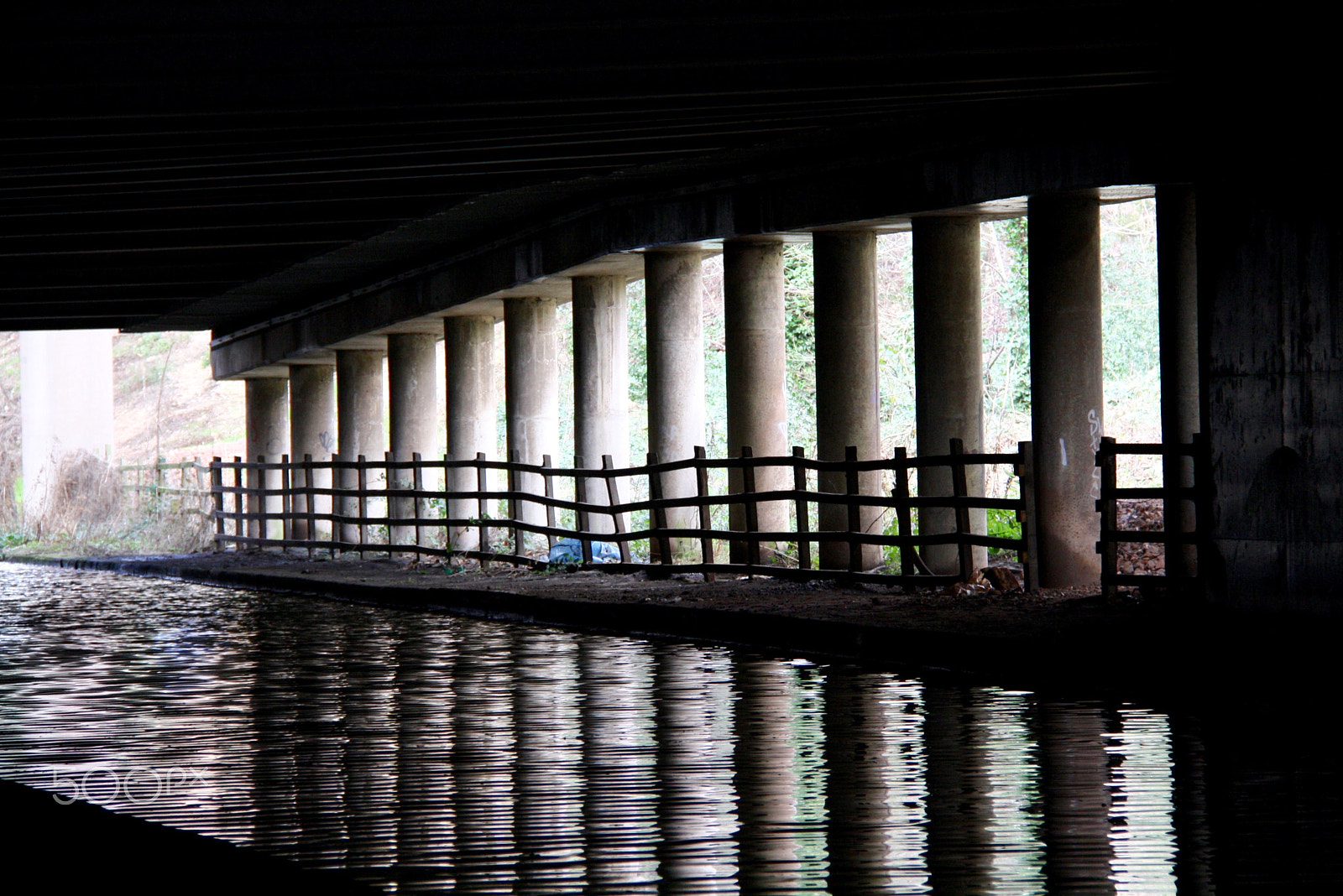 Canon EOS 1000D (EOS Digital Rebel XS / EOS Kiss F) sample photo. Reflective canal photography