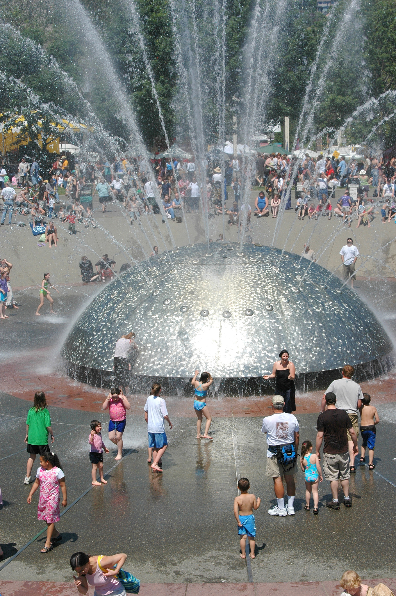 Nikon D70 sample photo. Seattle water fountain. photography