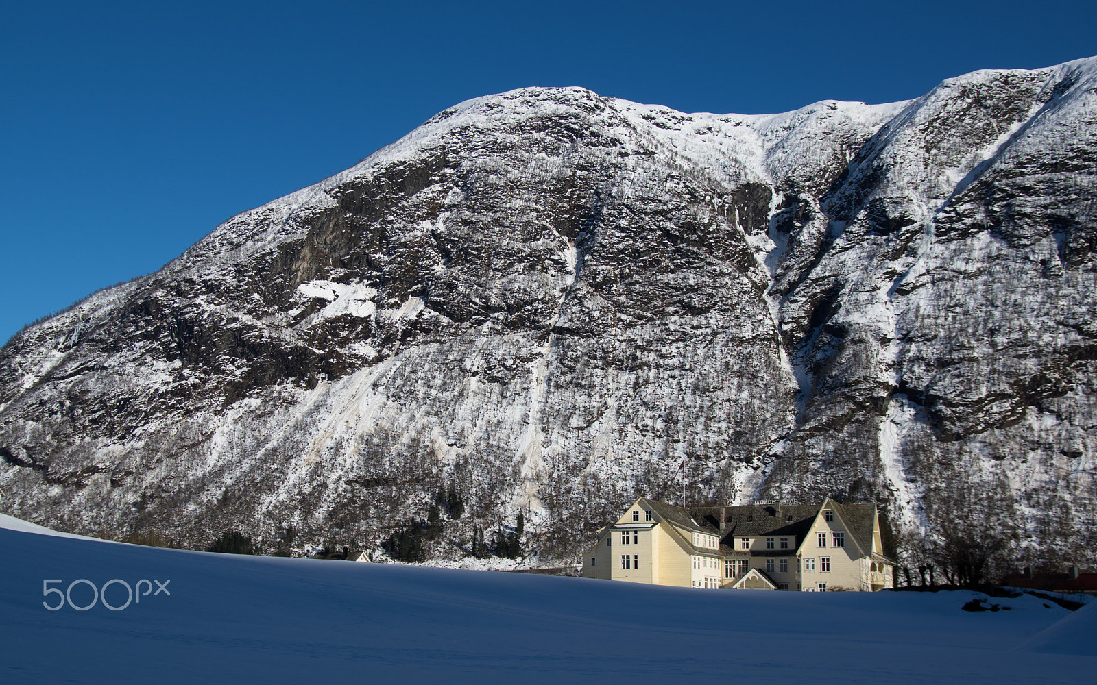 Pentax smc DA* 16-50mm F2.8 ED AL (IF) SDM sample photo. Hotel mundal in winter photography