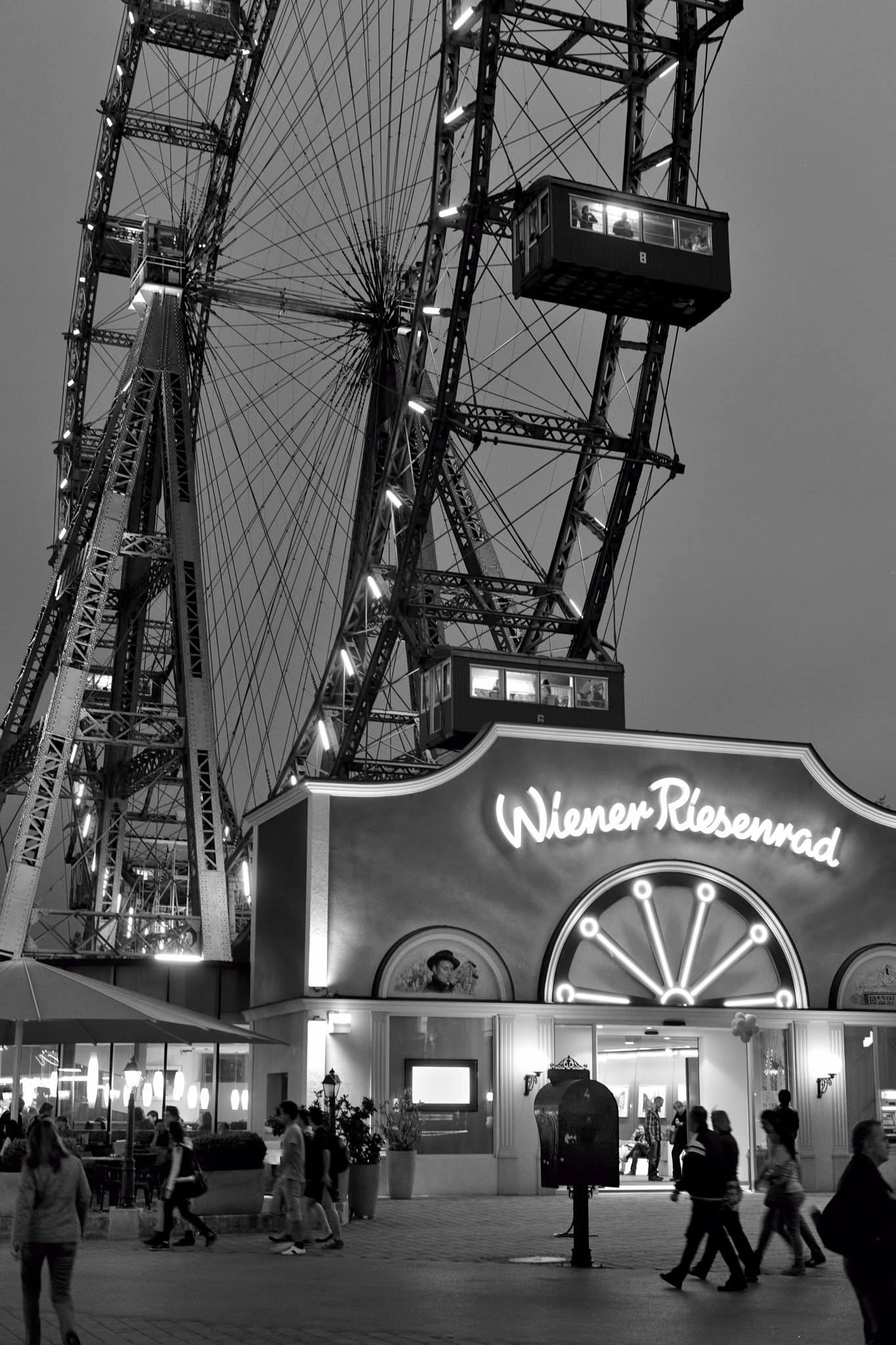 Nikon D3X + Nikon AF Nikkor 50mm F1.4D sample photo. Wiener riesenrad im prater photography