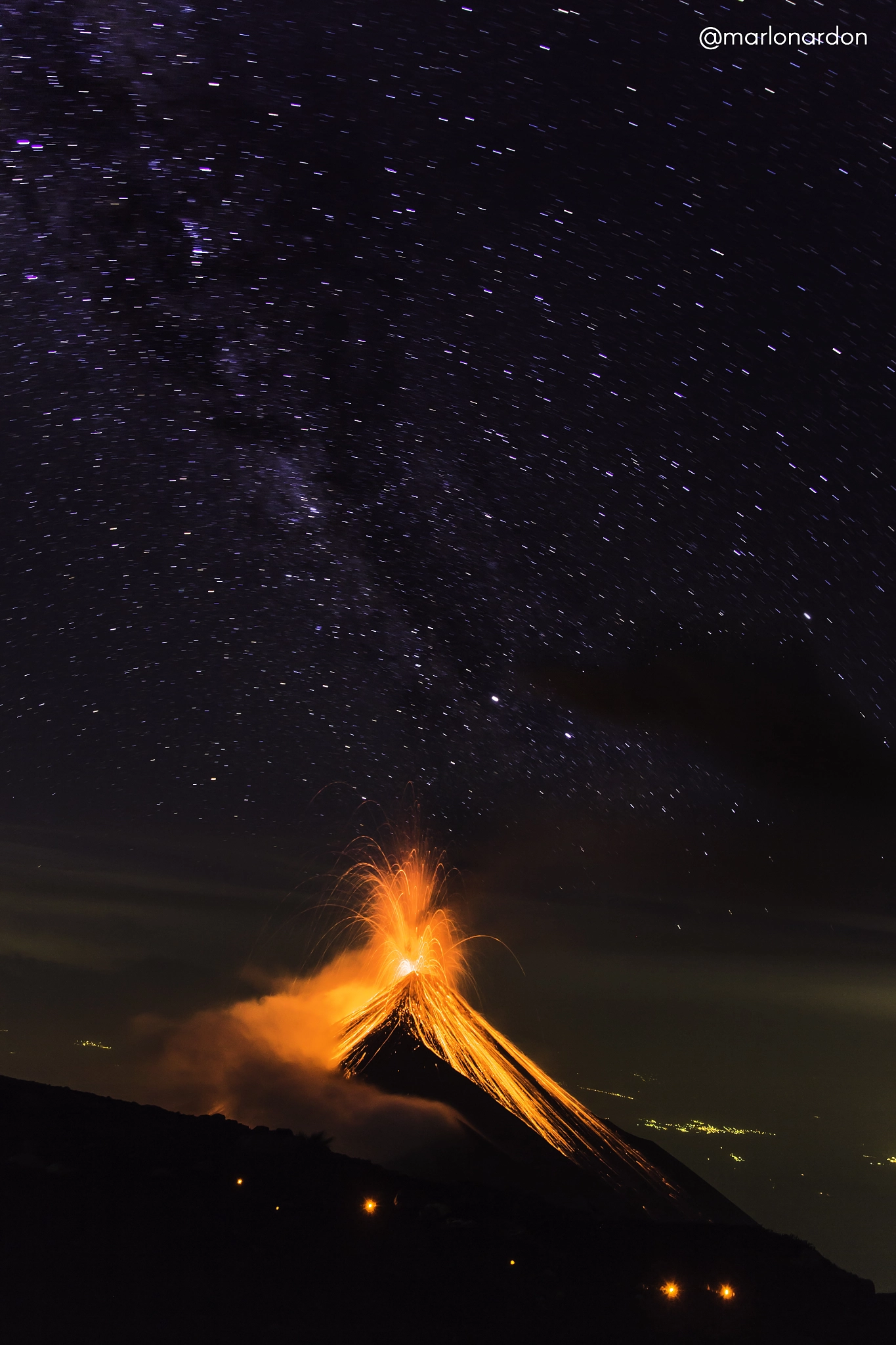 Tamron SP AF 17-50mm F2.8 XR Di II LD Aspherical (IF) sample photo. Volcán de fuego photography