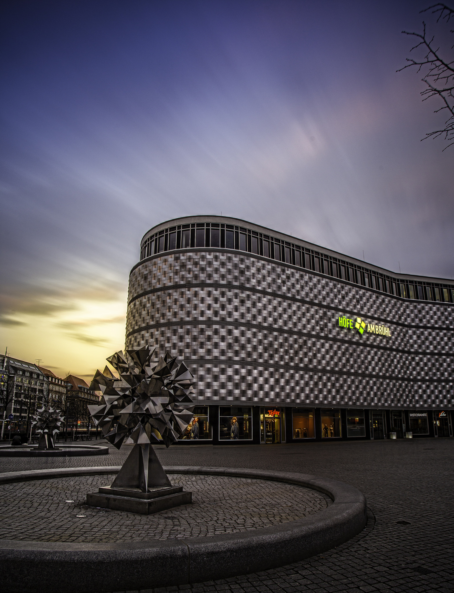 Tamron AF 19-35mm f/3.5-4.5 sample photo. Blechbüchse photography