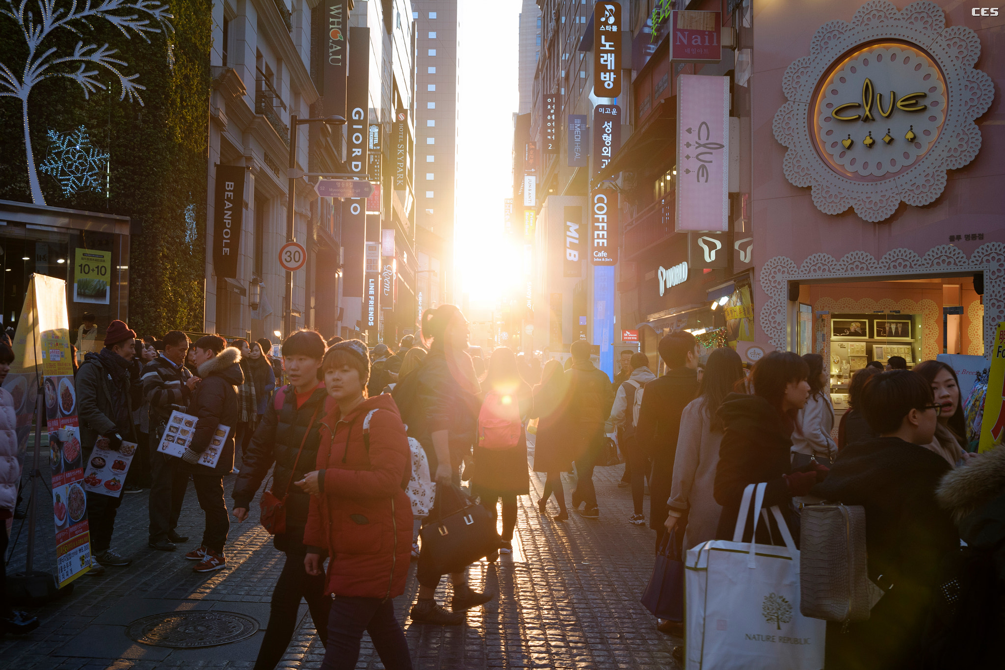 Fujifilm X-A2 + Fujifilm XF 18-55mm F2.8-4 R LM OIS sample photo. Light in myeong-dong photography