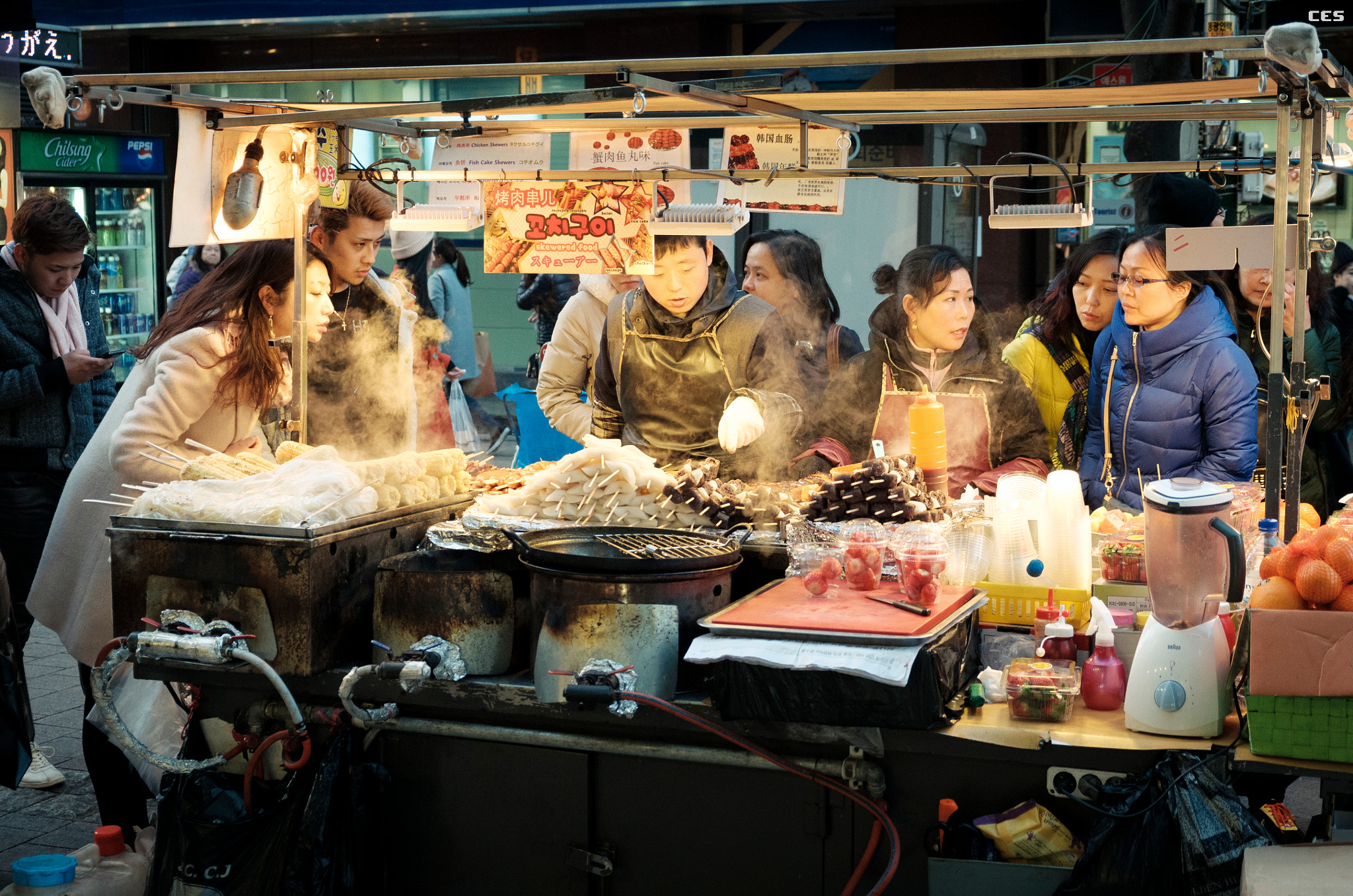 Fujifilm X-A2 + Fujifilm XF 18-55mm F2.8-4 R LM OIS sample photo. Street food photography